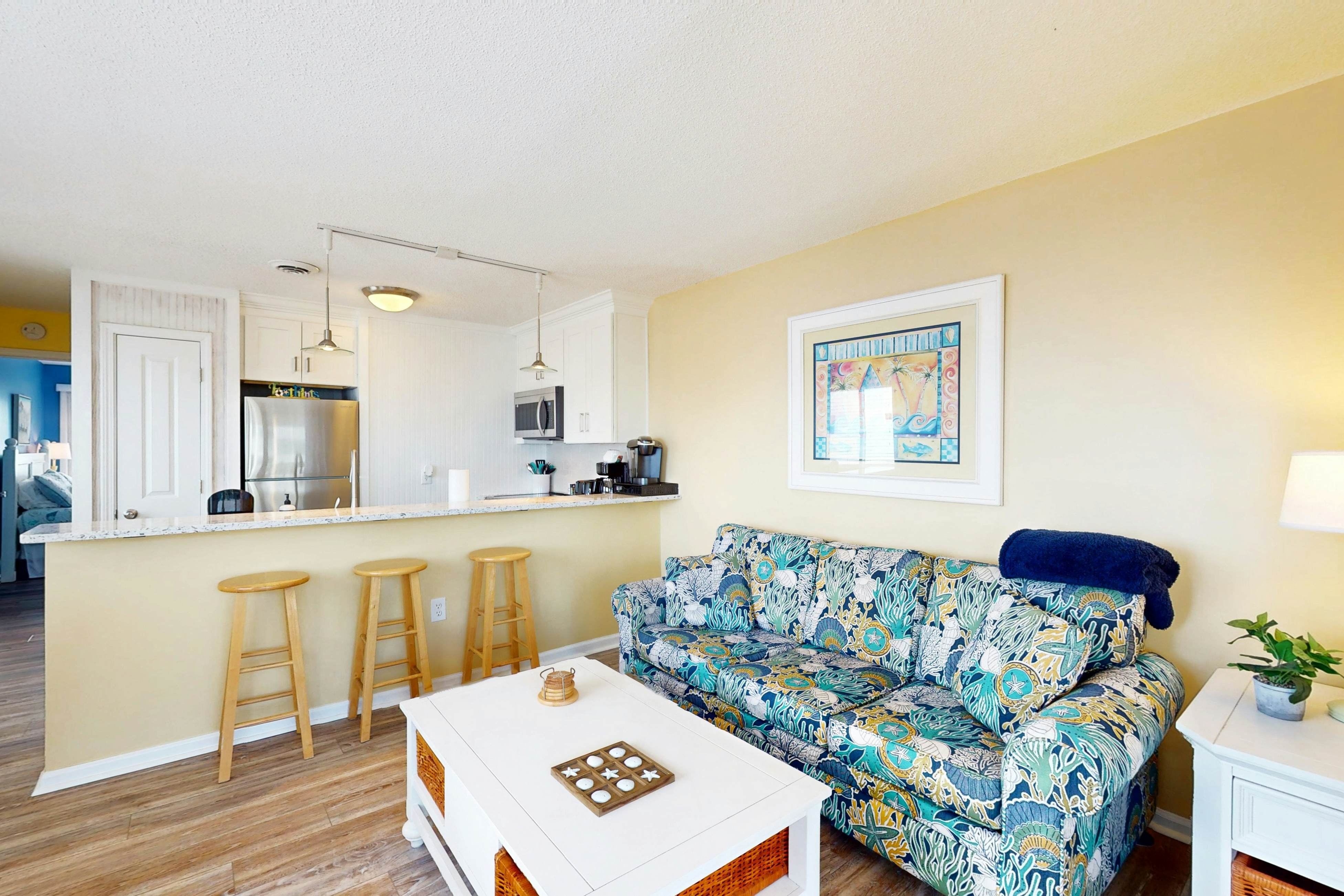 CB05 Cozy Carolina Beach Condo