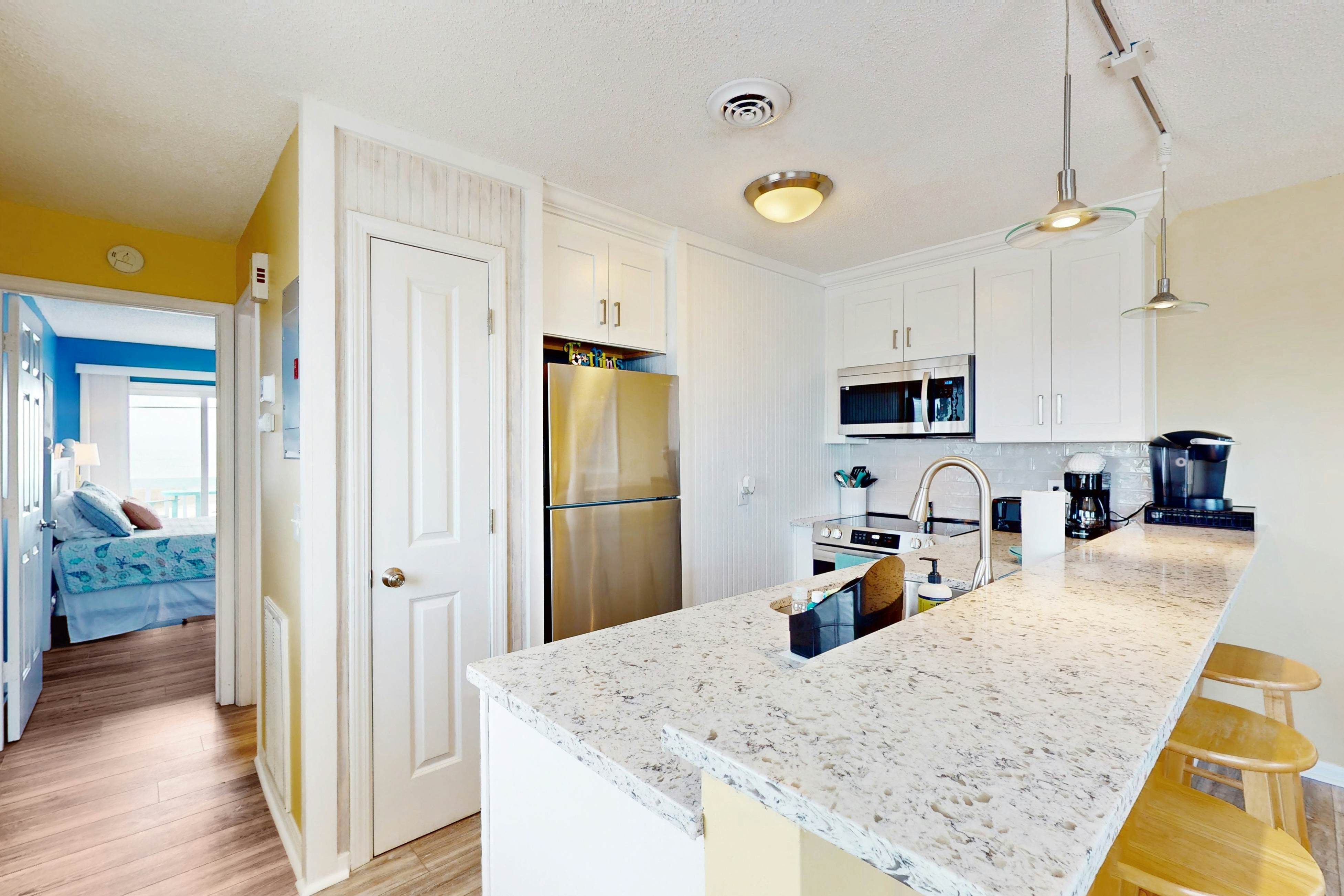 CB05 Cozy Carolina Beach Condo