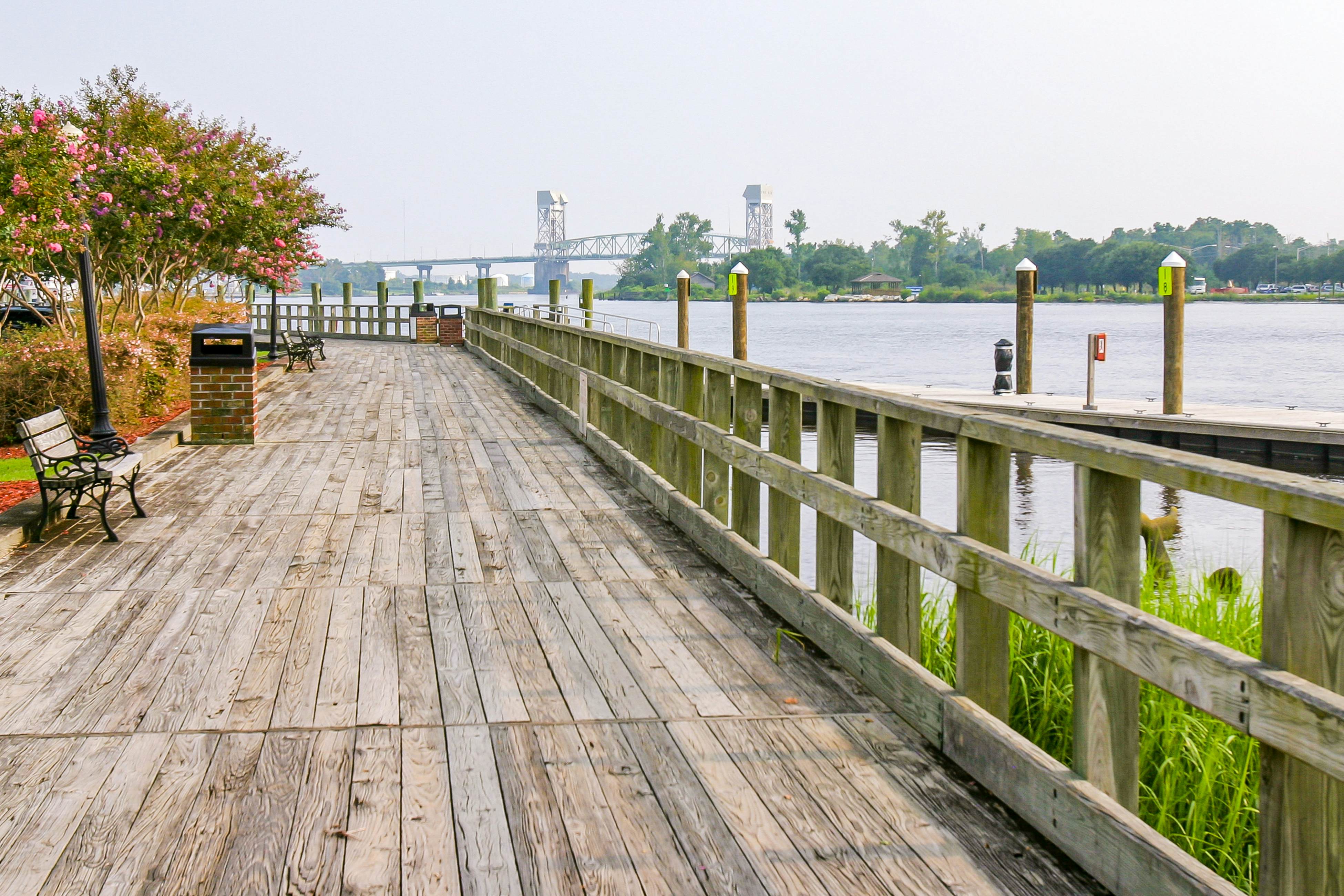 CB05 Cozy Carolina Beach Condo