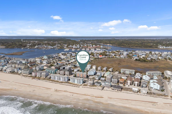 Cozy Carolina Condo | 2 Private Balconies & Pool | Short Walk to Beach