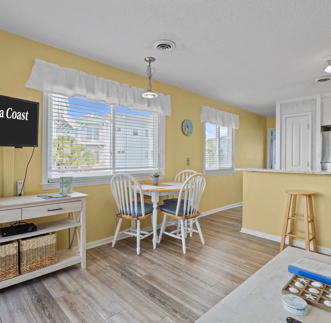 CB05 Cozy Carolina Beach Condo