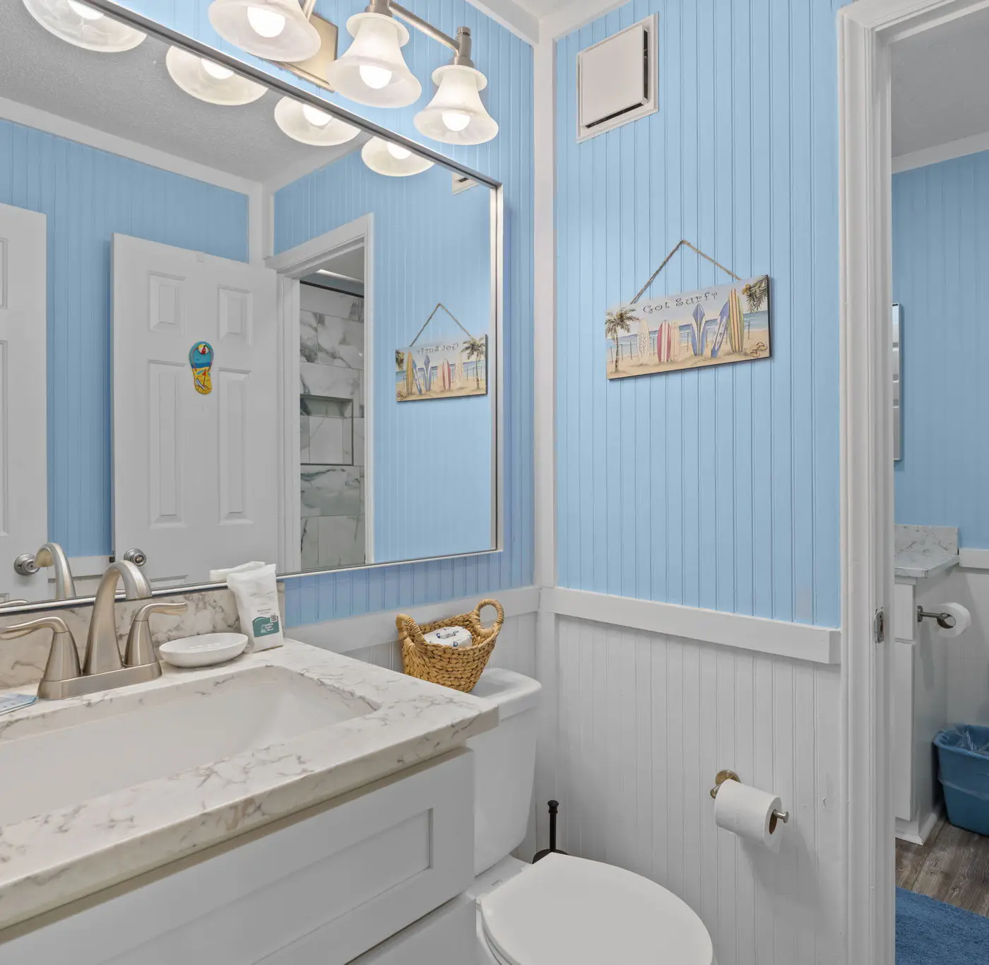 CB05 Cozy Carolina Beach Condo