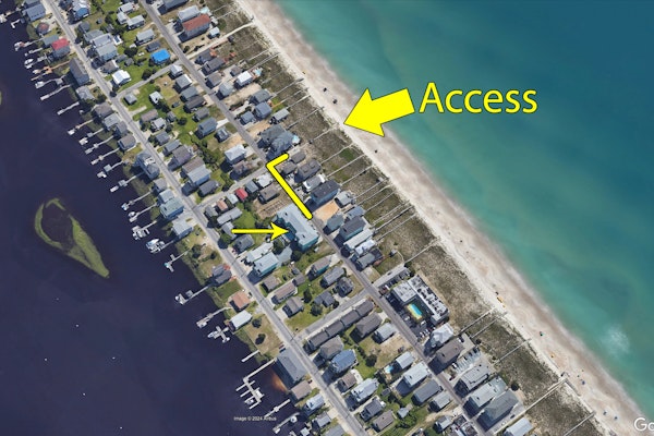 Dog-friendly condo near the beach with pool, covered balcony, streaming, & W/D