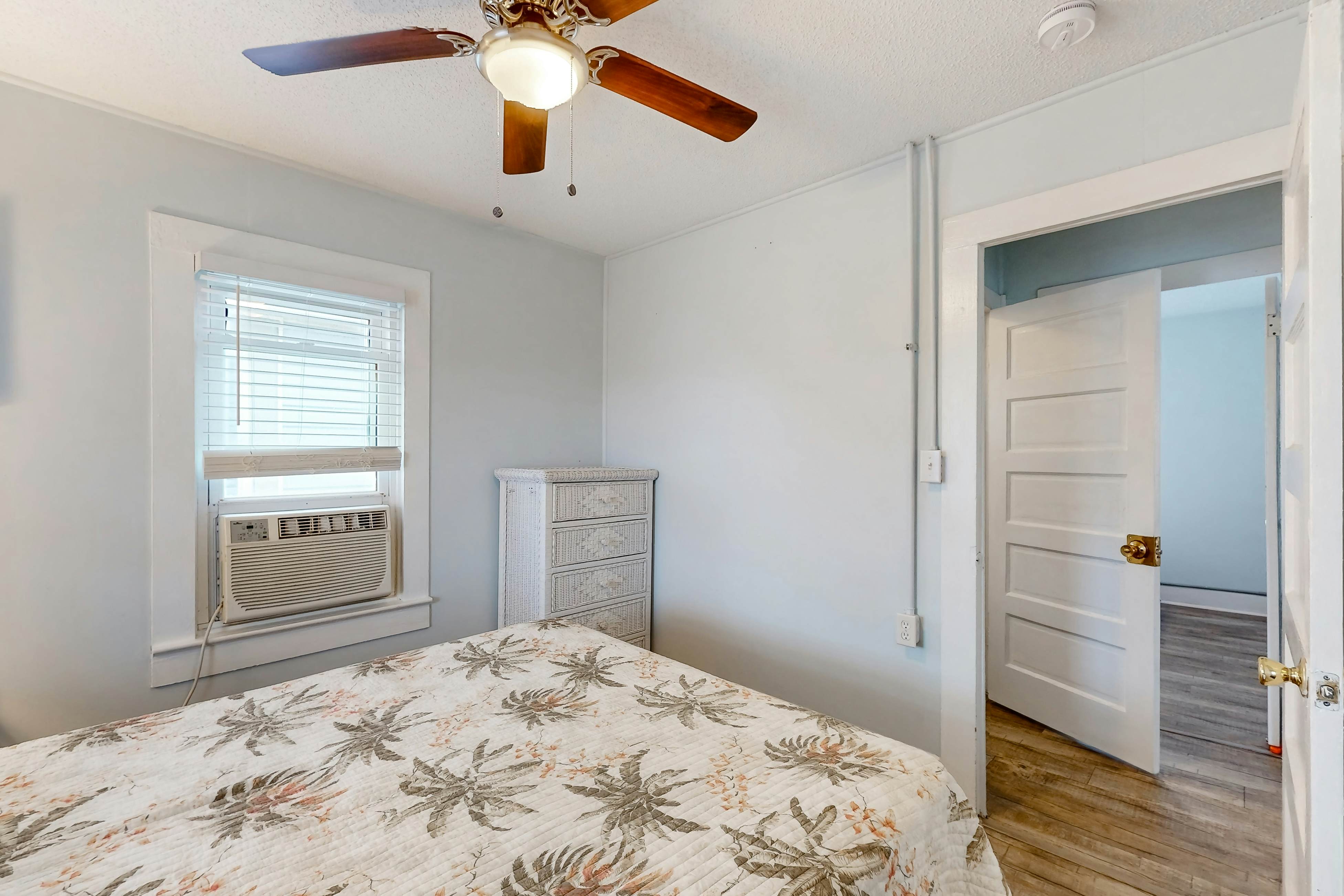 KB14 Pier View Cottage Unit 1