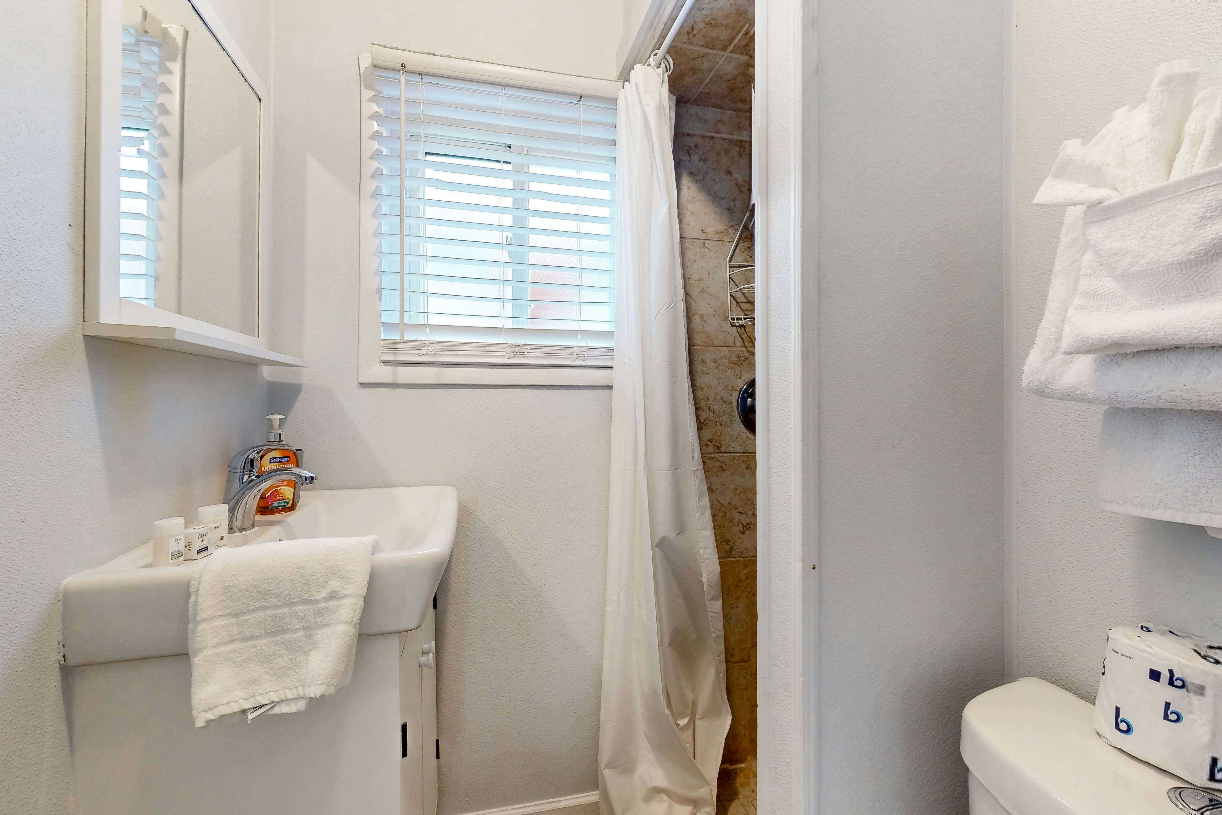 KB14 Pier View Cottage Unit 1