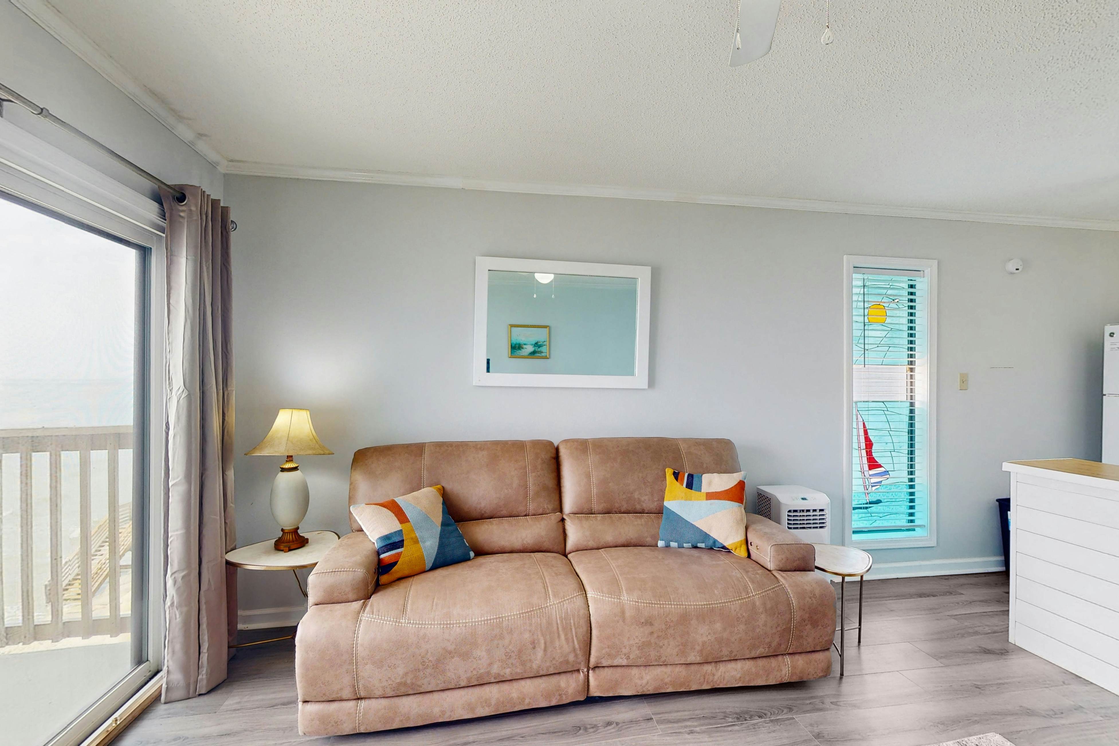 NTBTR329 Totally Topsail