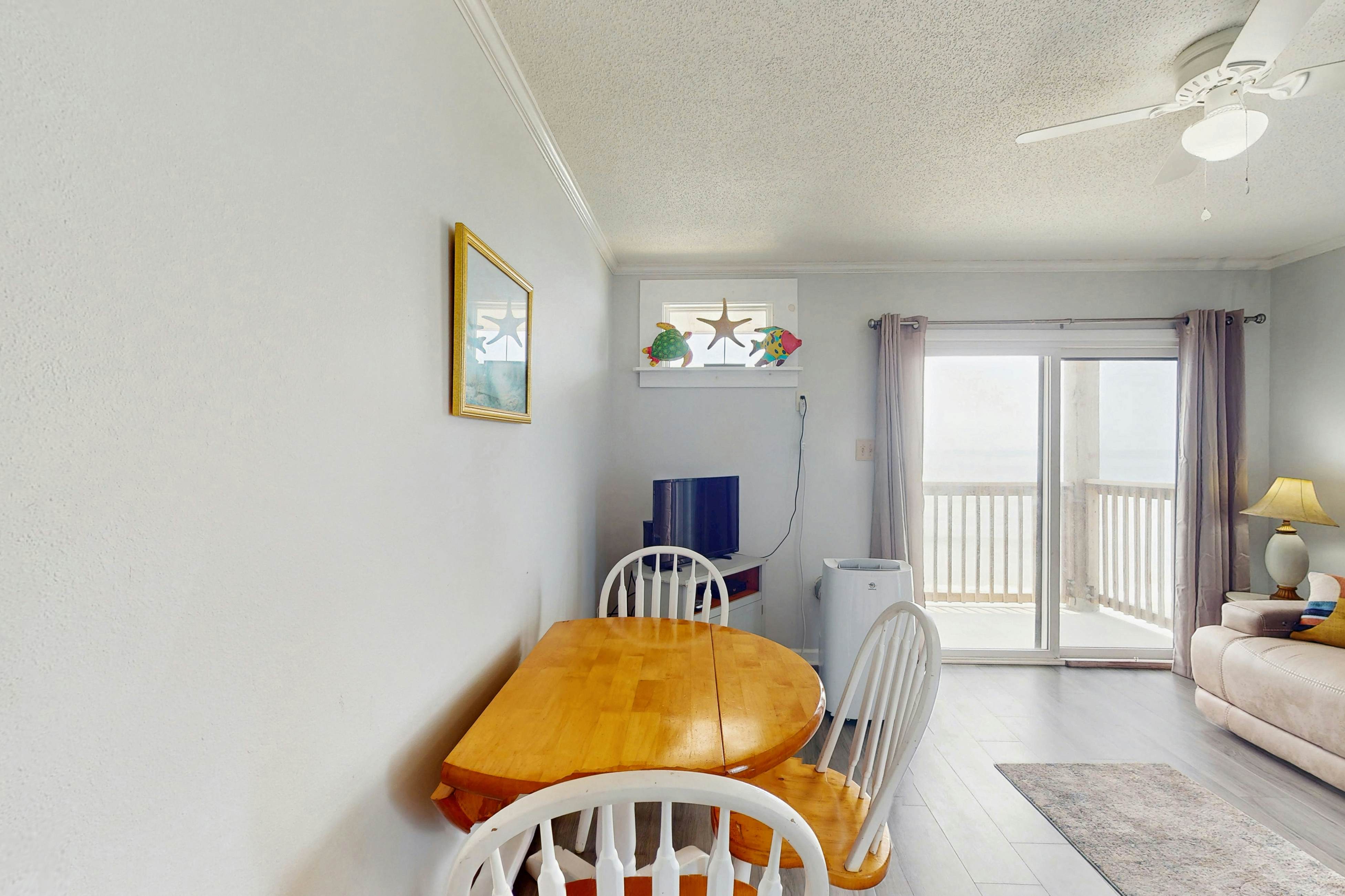 NTBTR329 Totally Topsail