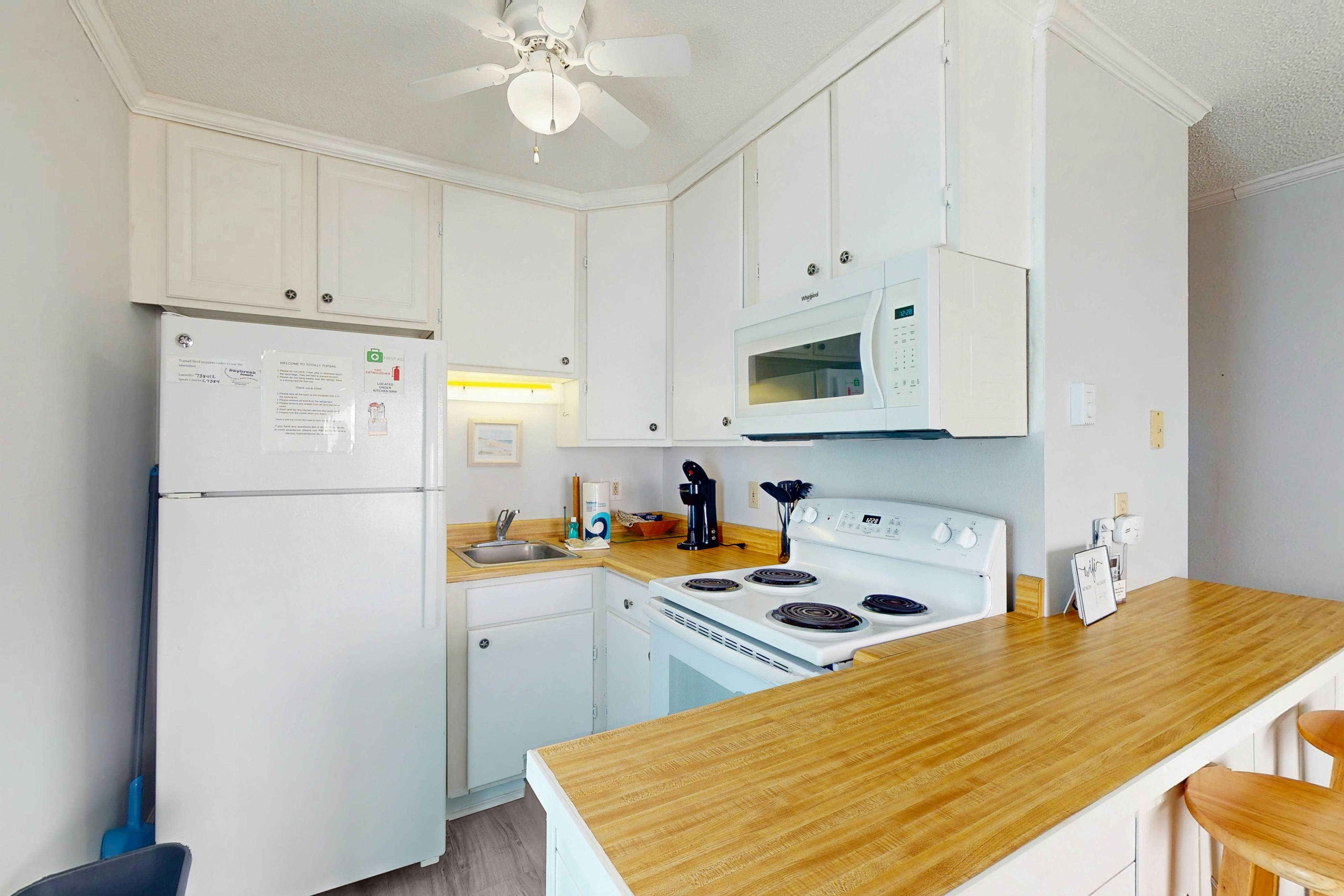 NTBTR329 Totally Topsail