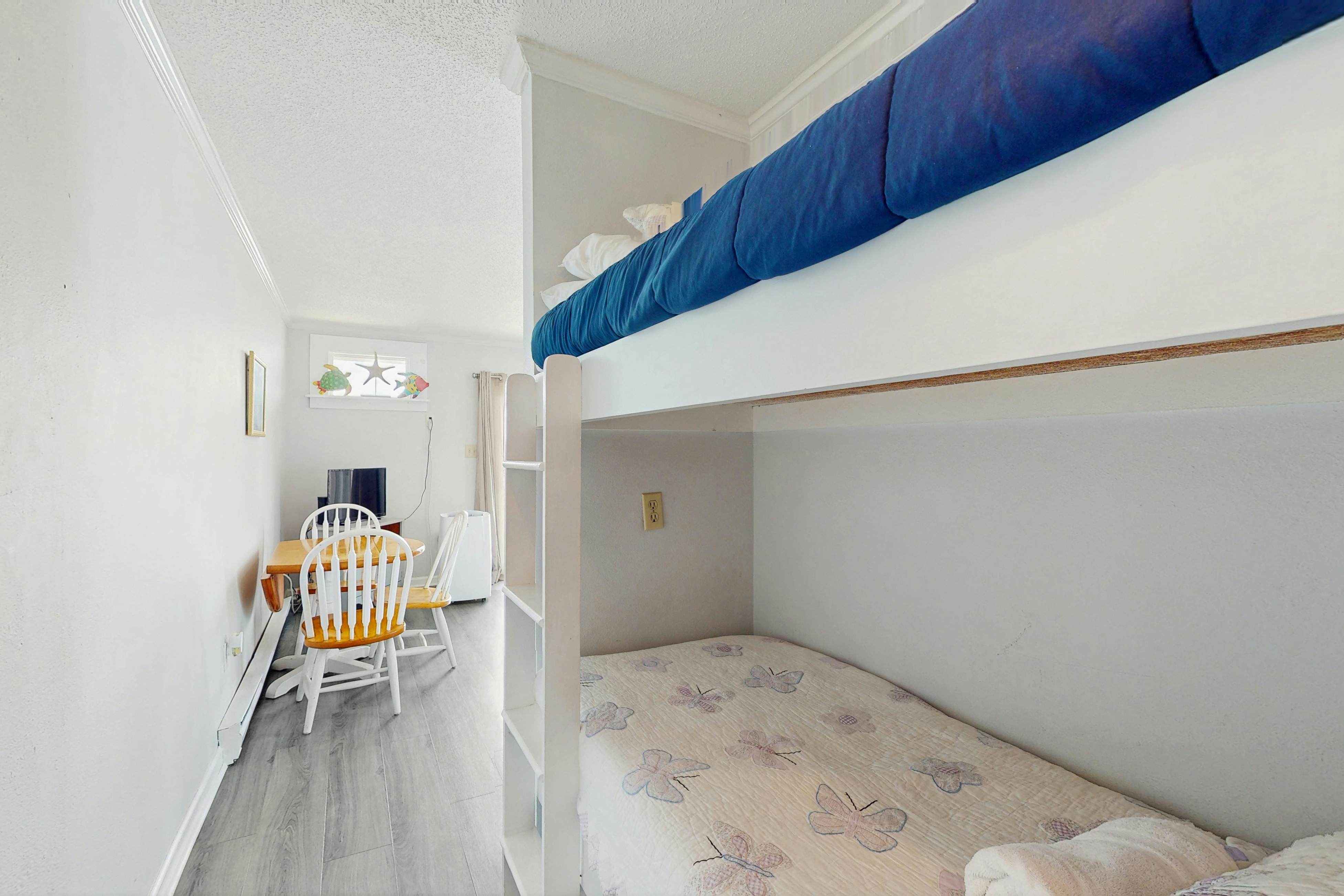 NTBTR329 Totally Topsail