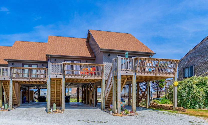 Beachfront villa with ocean views, central AC, WiFi & washer/dryer