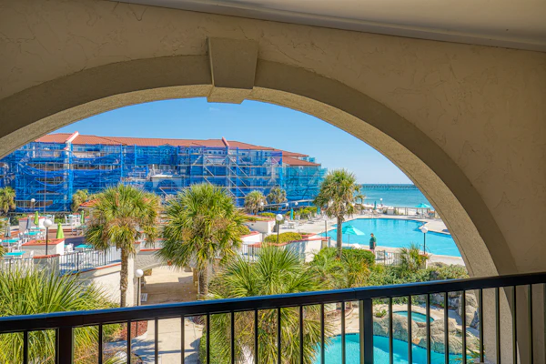 Ocean view condo with a pool, hot tub, tennis, washer/dryer & central AC
