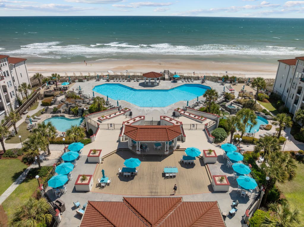 Ocean view condo with a pool, hot tub, tennis, washer/dryer & central AC