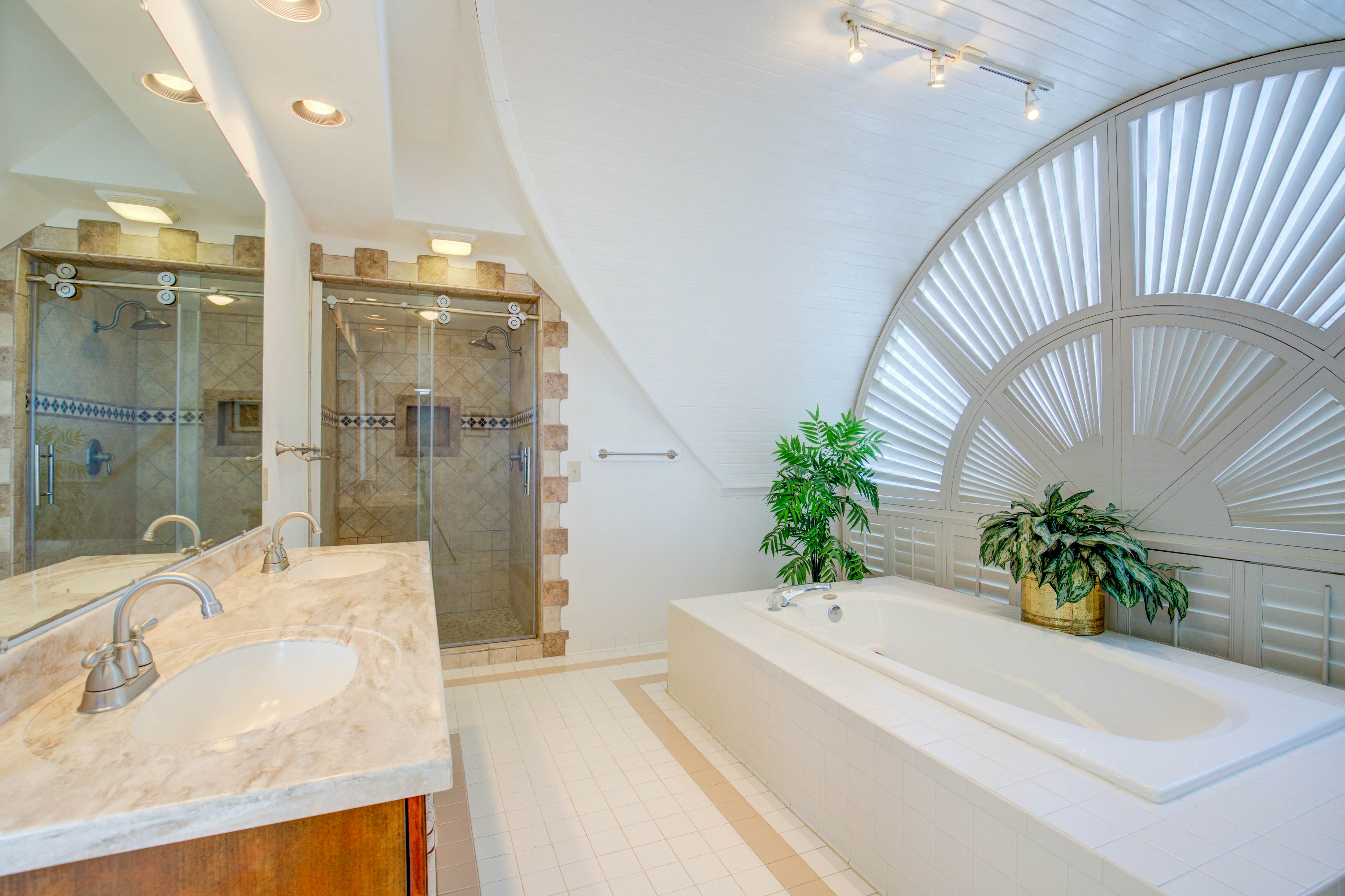 NTB4326 Sunburst Gardens Ocean Ridge