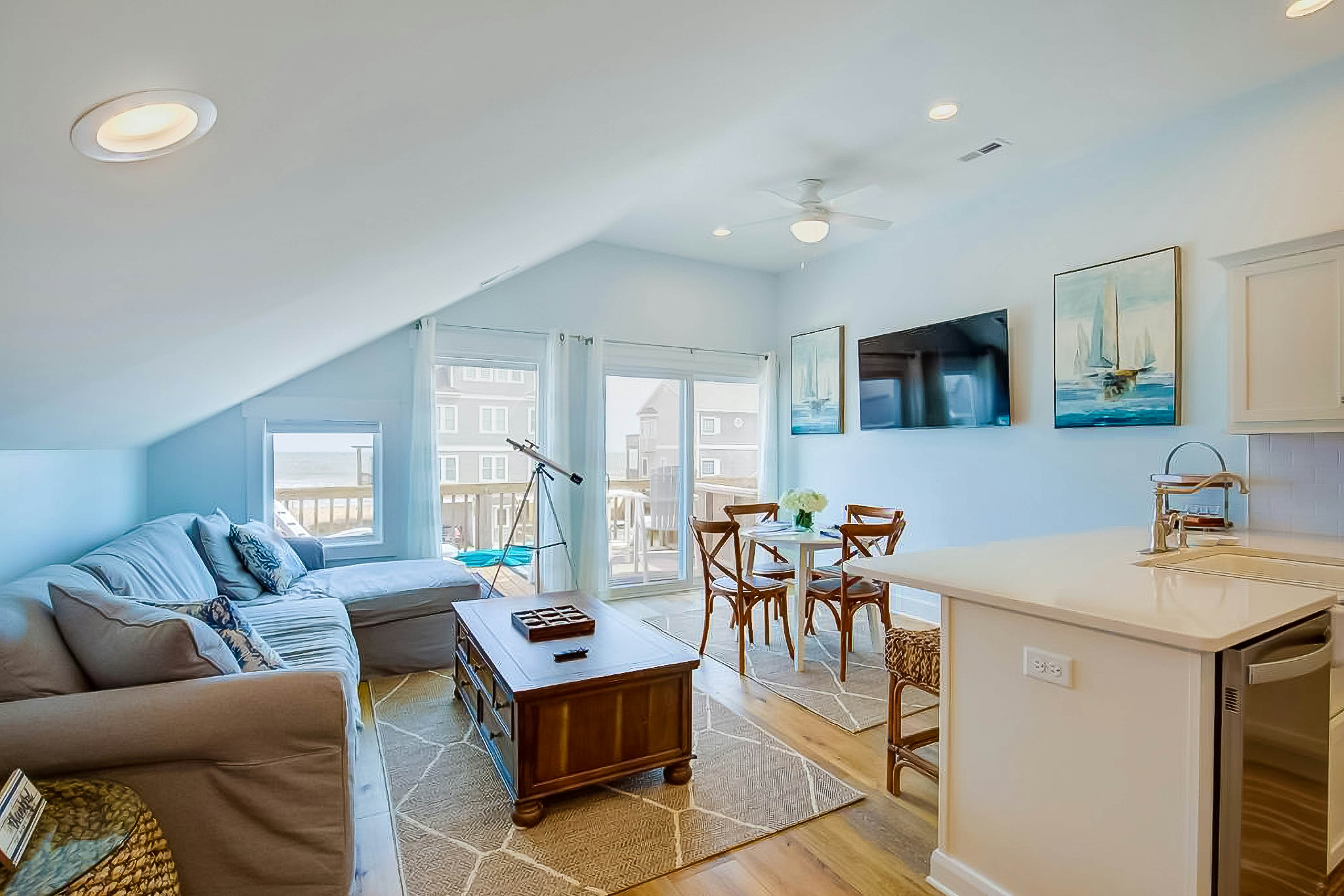 NTBHC618 Sea Horse By the Sea