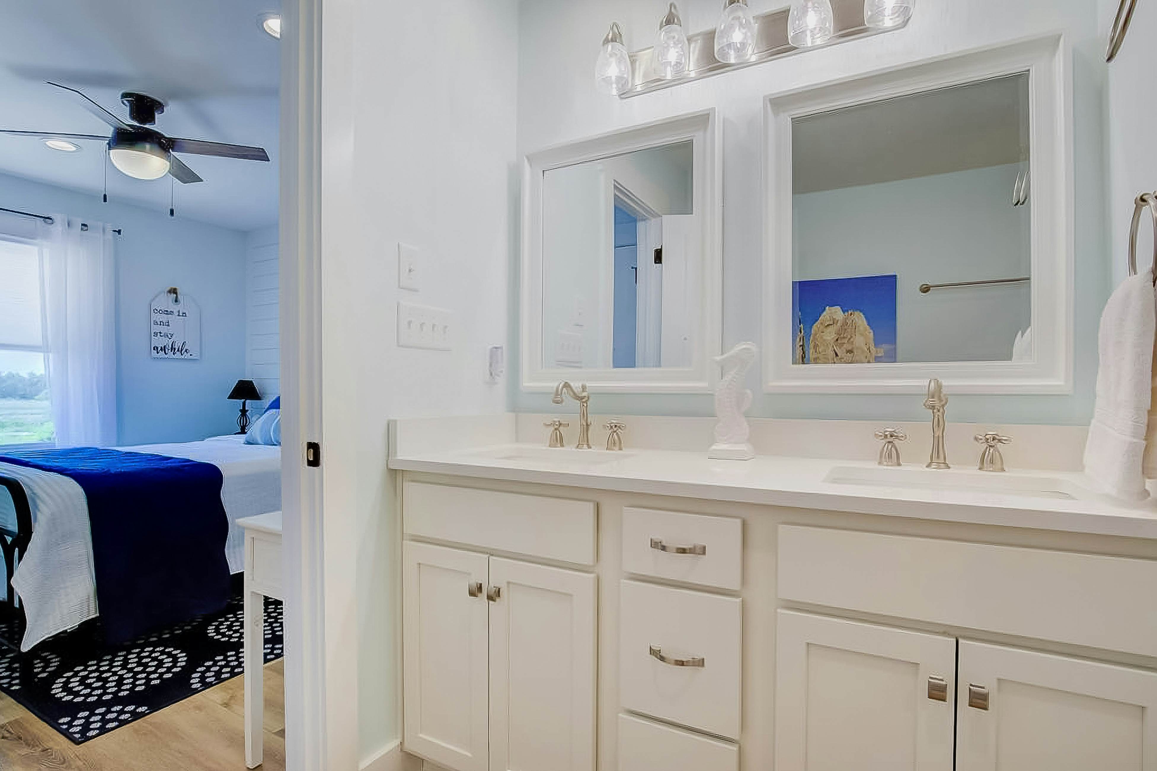 NTBHC618 Sea Horse By the Sea