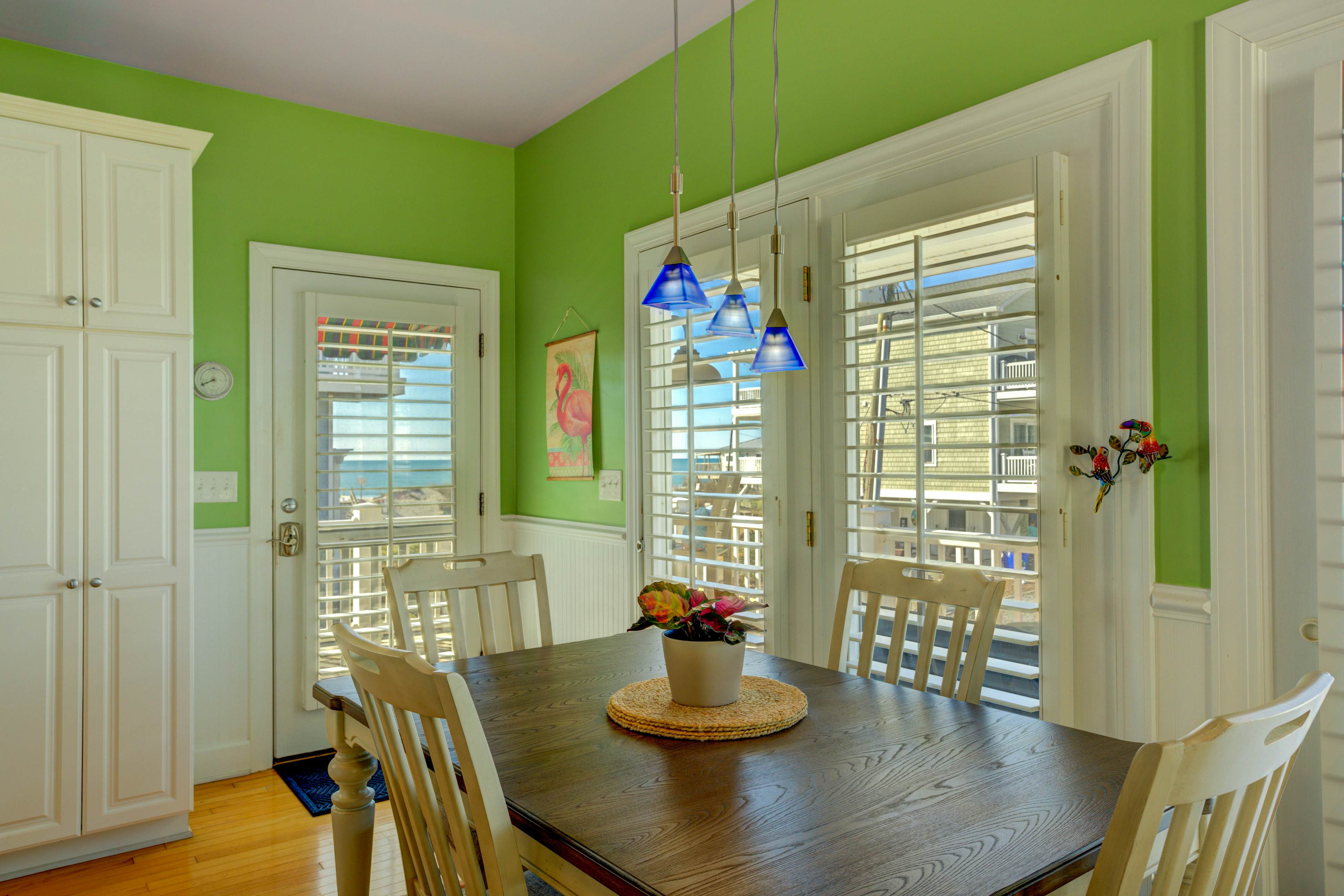 NTB6805 Noontime Escape