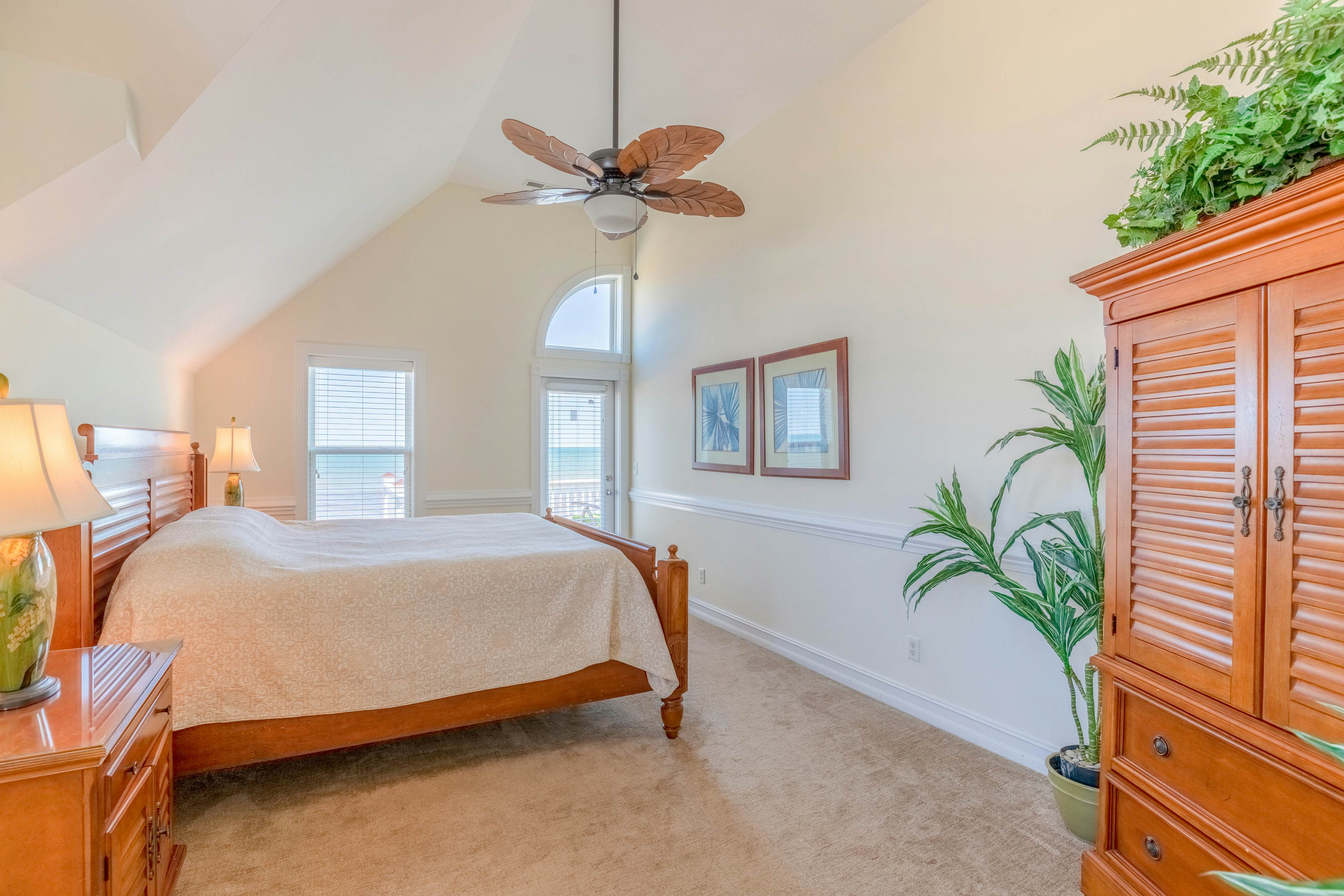 NTB764 Golden Castle