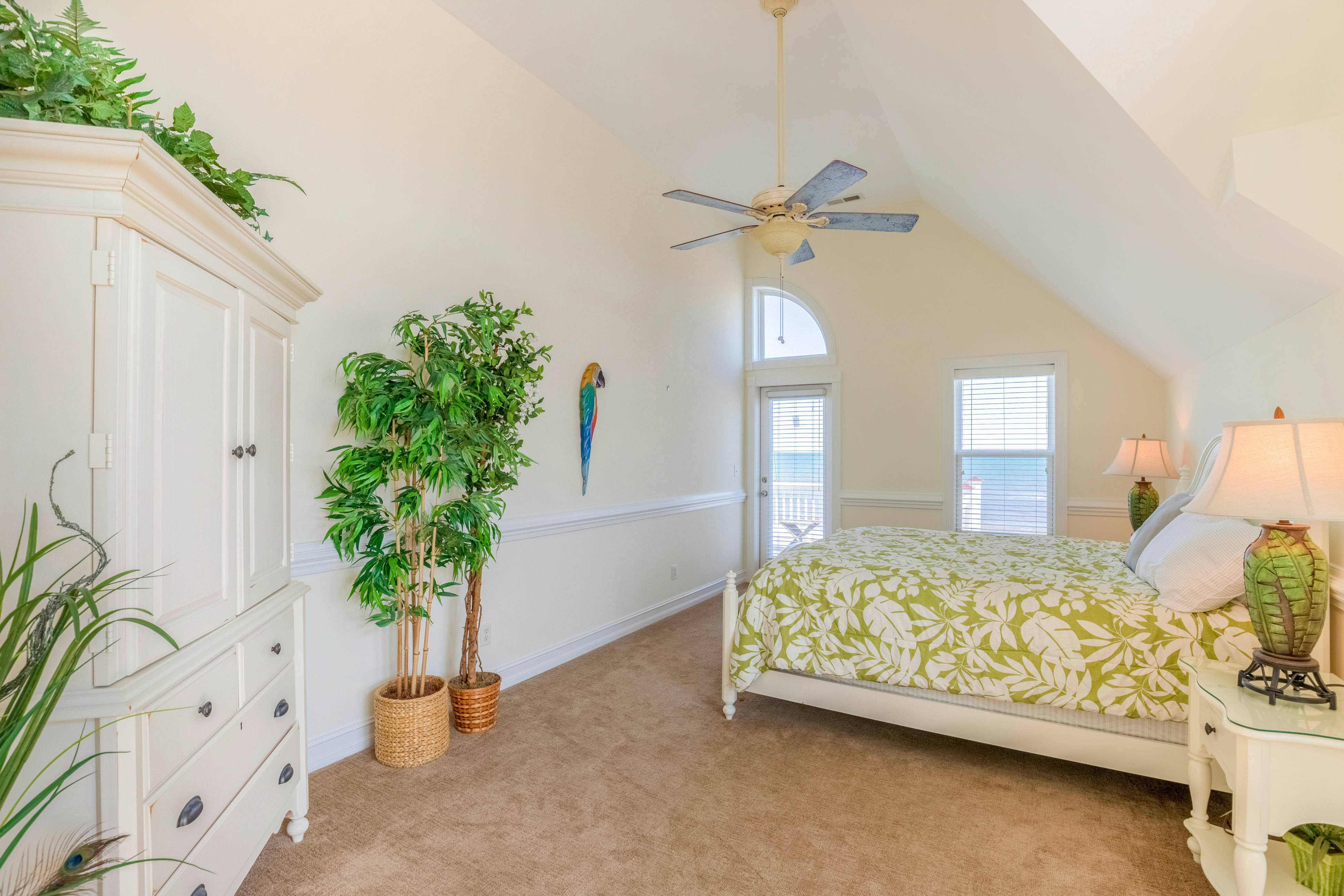 NTB764 Golden Castle