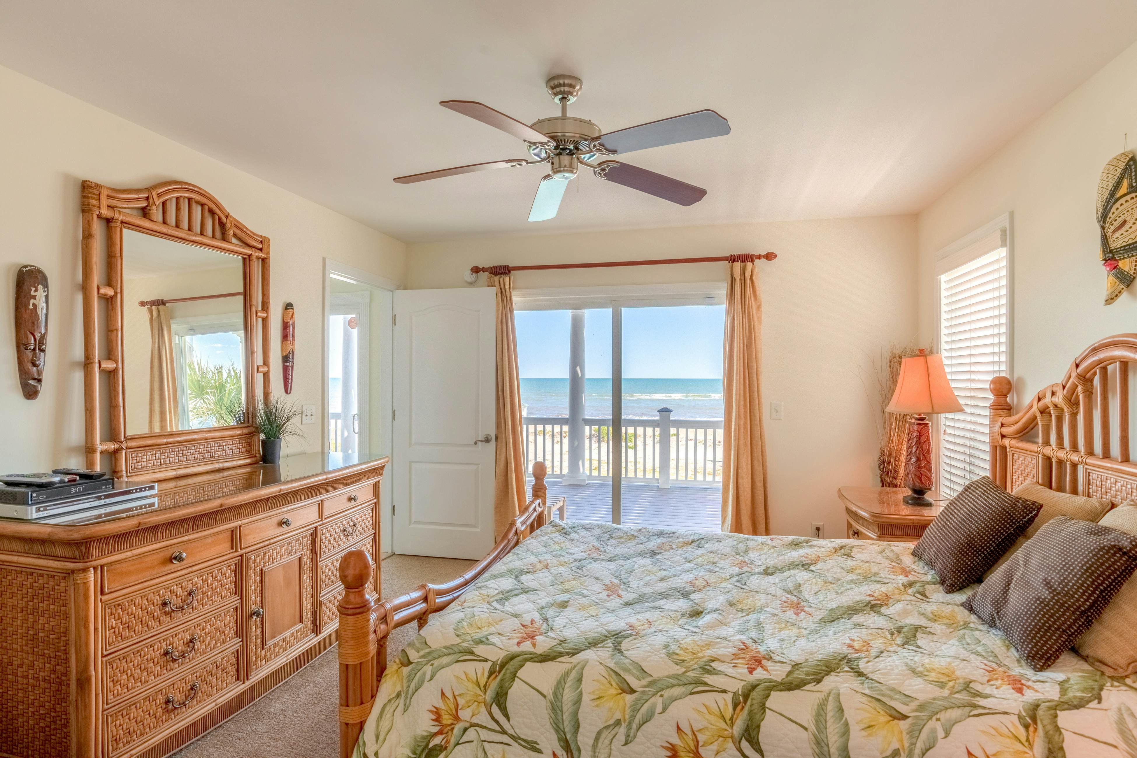 NTB764 Golden Castle