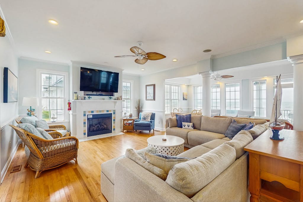 Oceanfront home with a washer/dryer, hot tub, game room & central AC