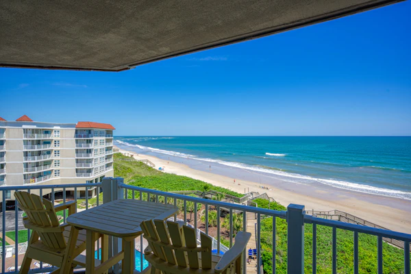 Waterfront beach condo with great ocean & pool views, fast WiFi & gym