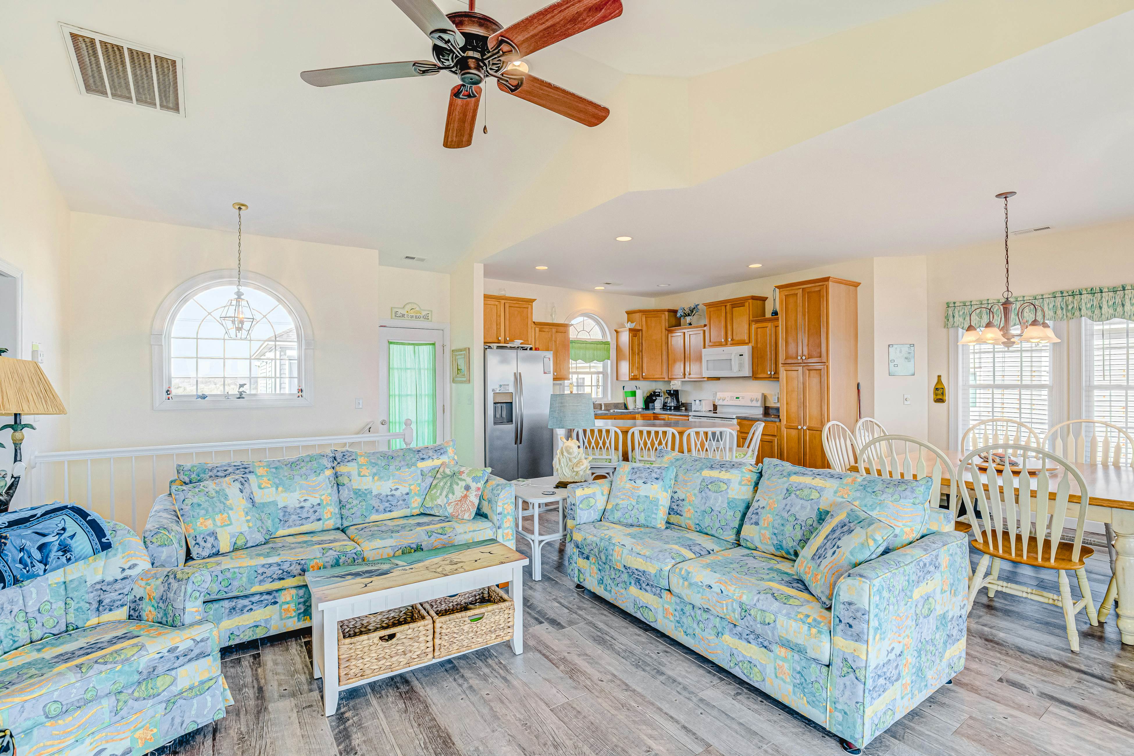 NTB4414 Dolphin Lookout