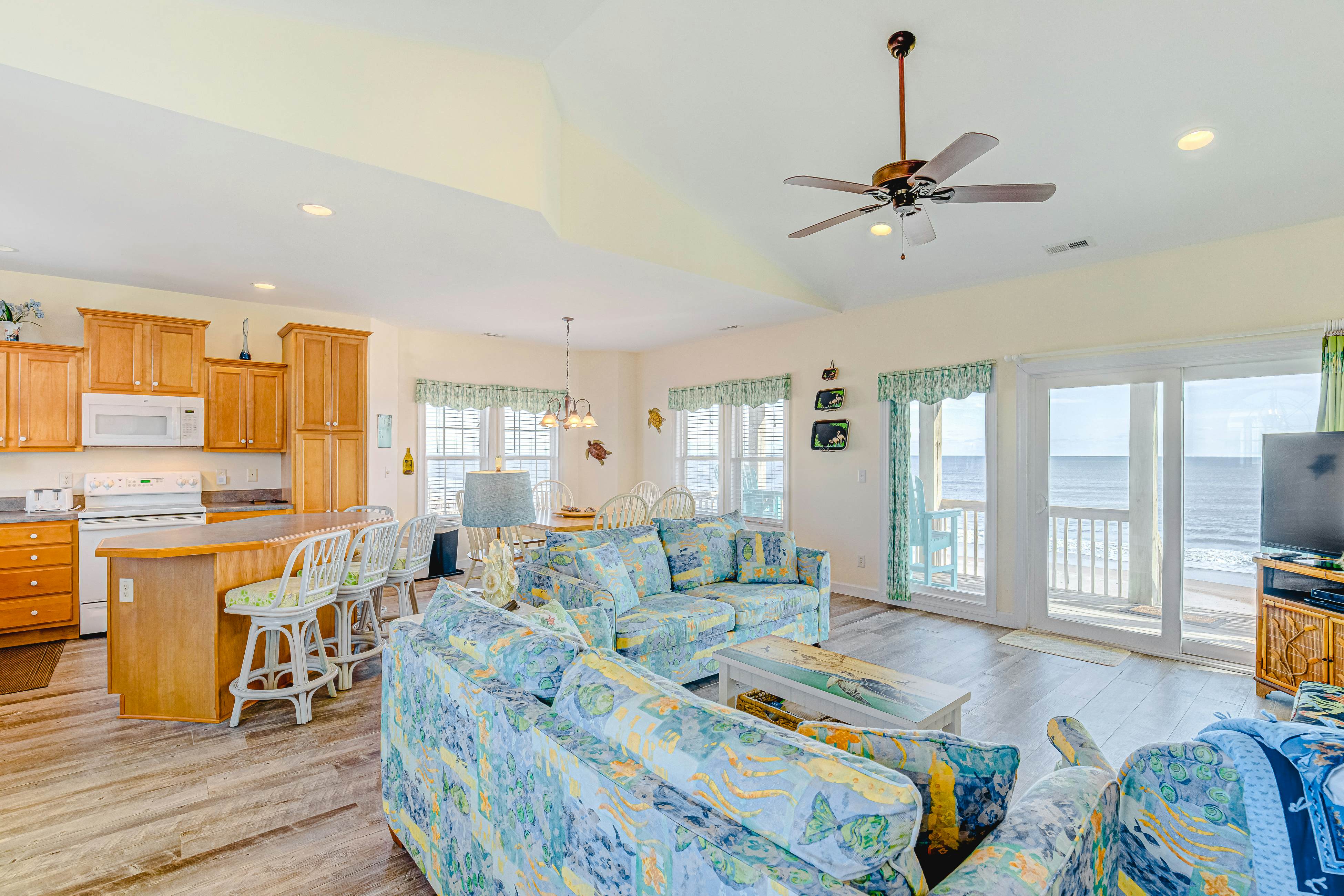 NTB4414 Dolphin Lookout