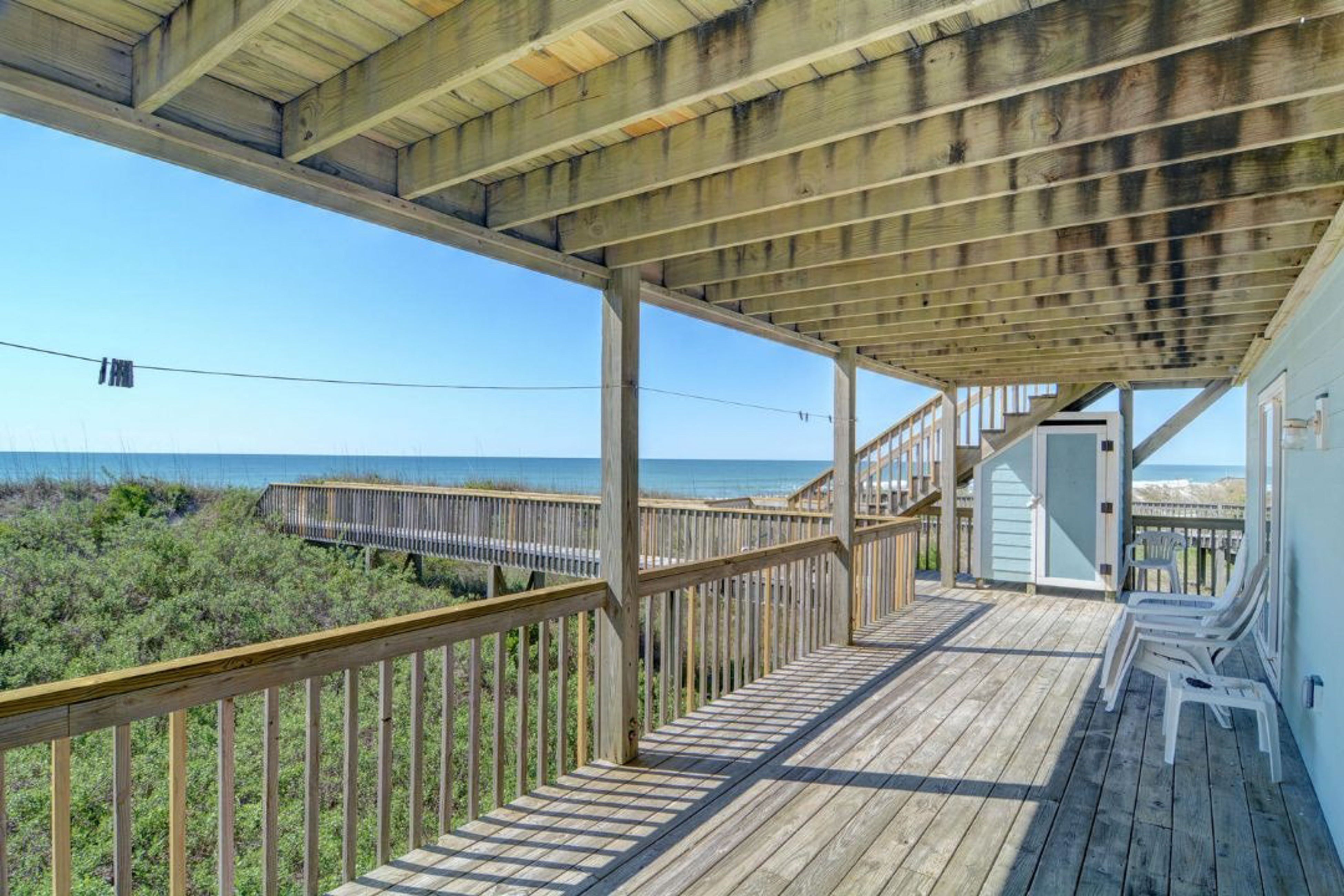 Oceanfront home with direct beach access, washer/dryer, deck & golf nearby