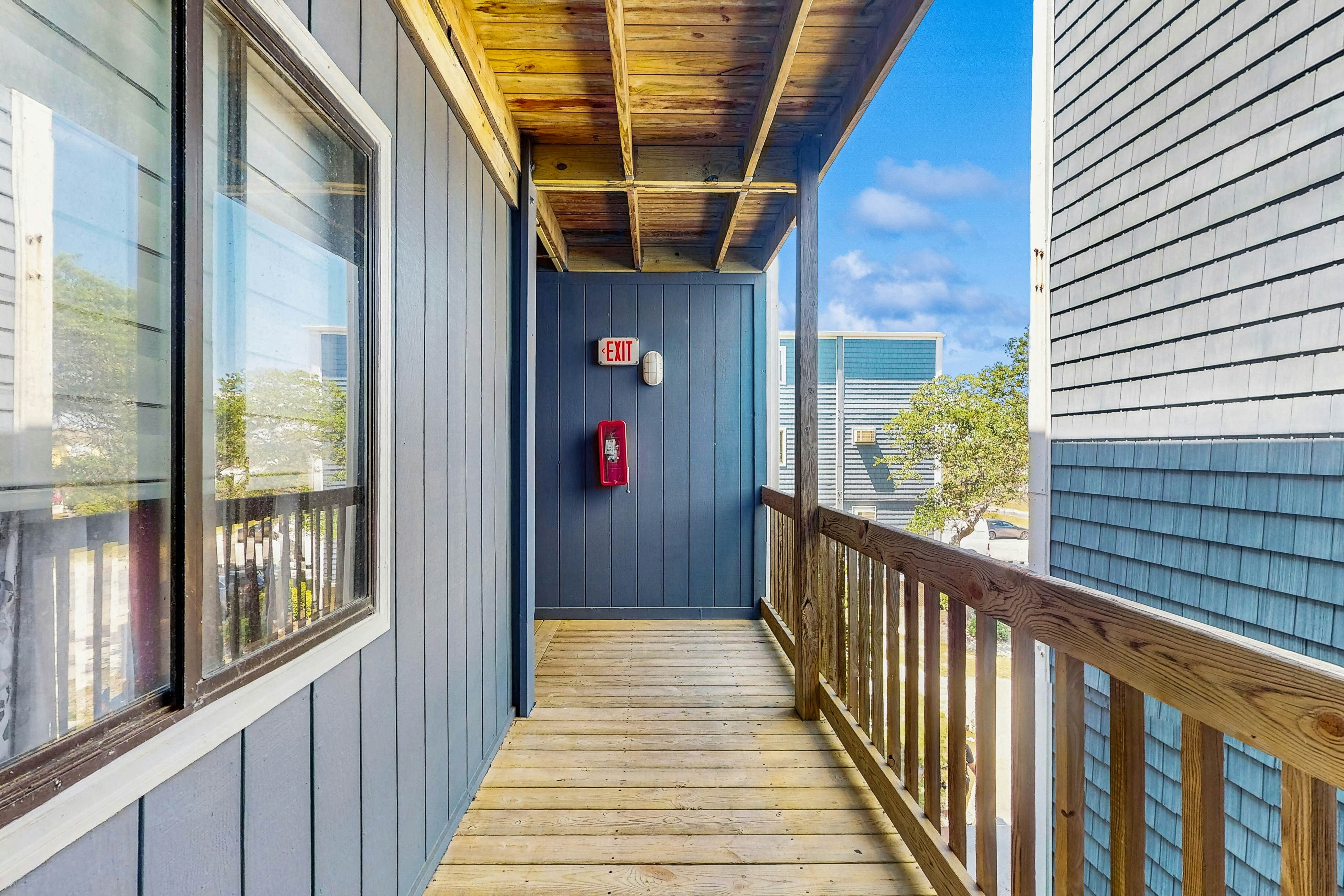 NTBTR272 Beachfront Beauty of Topsail