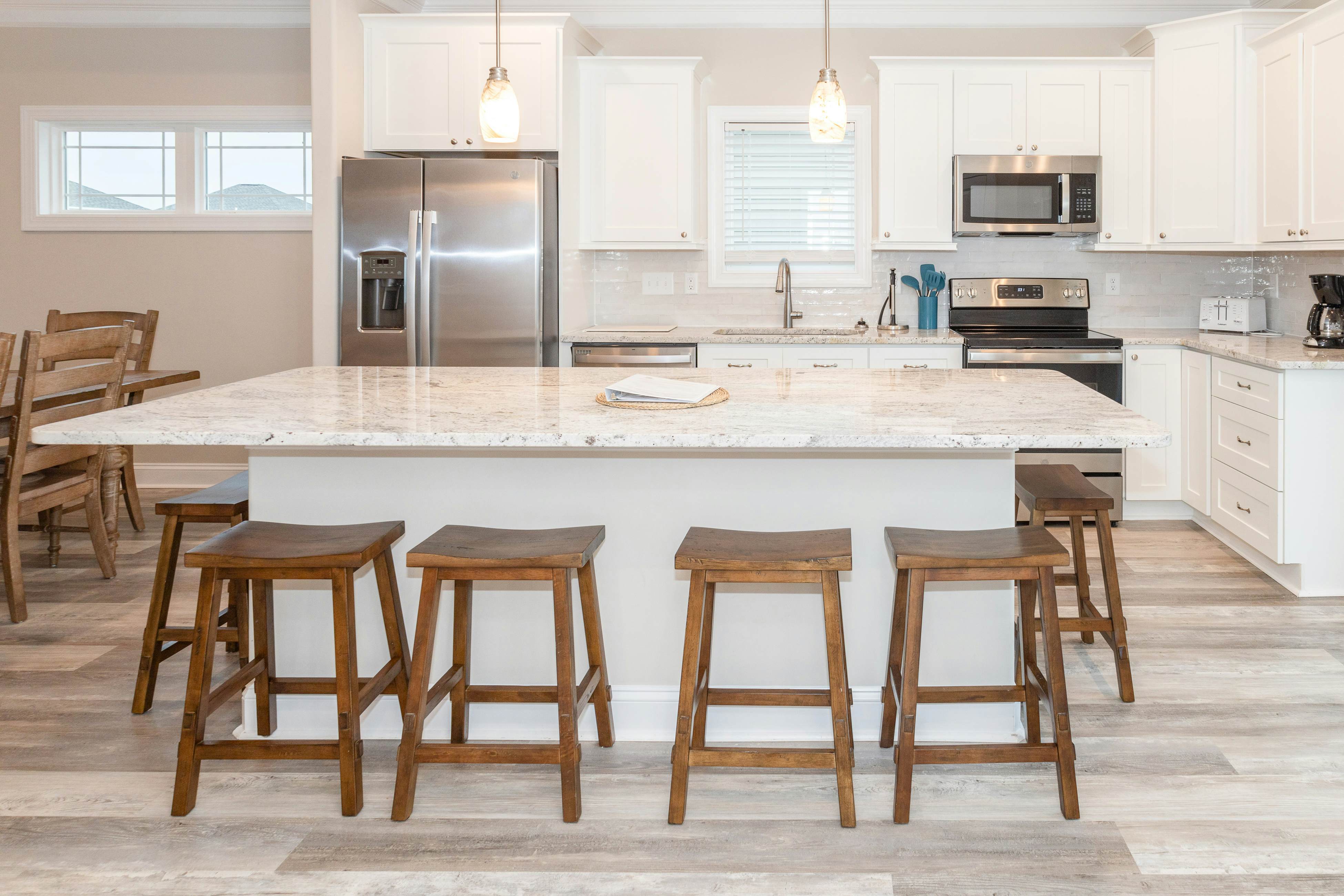 NTBVBTS878 Coast Awhile