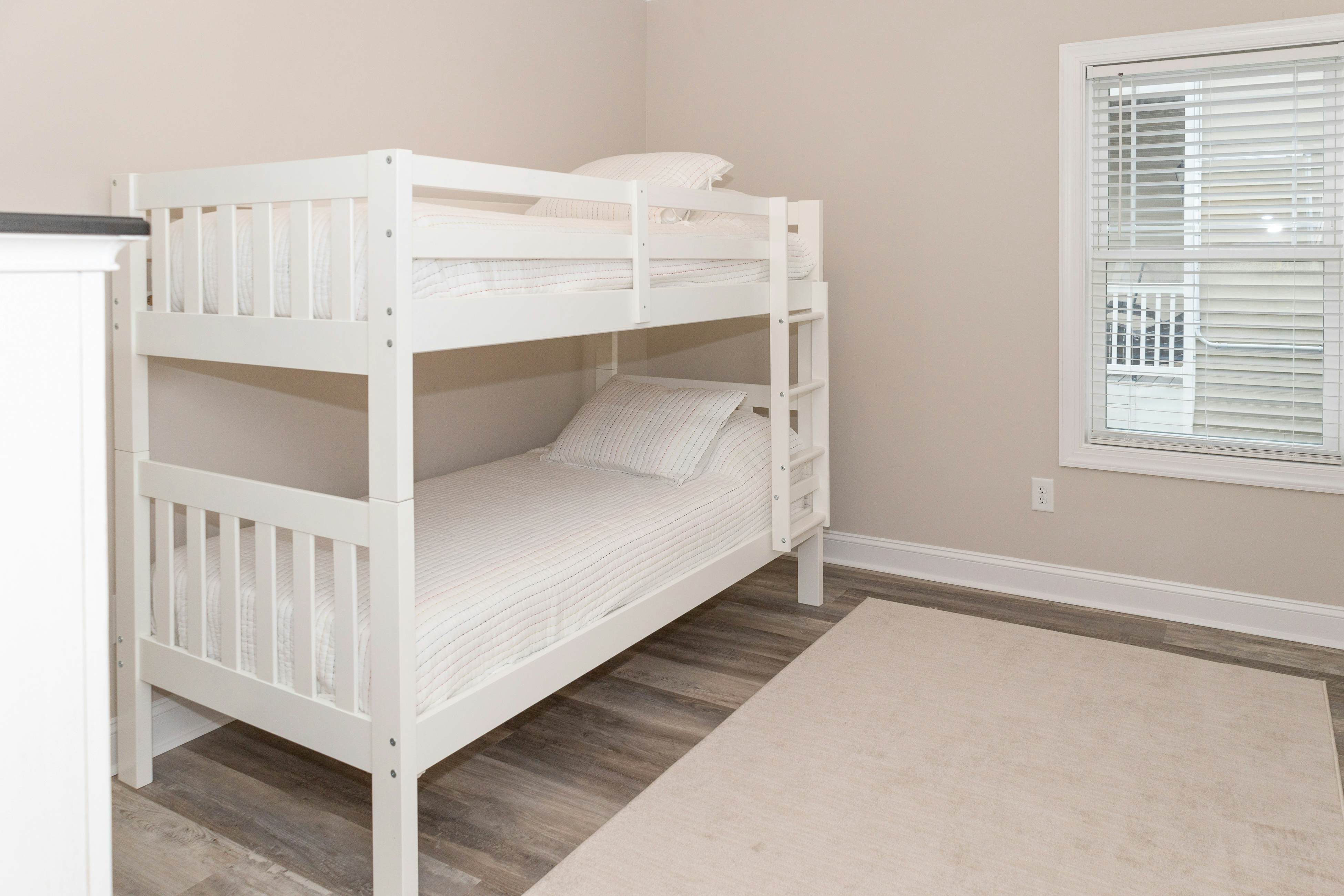 NTBVBTS878 Coast Awhile