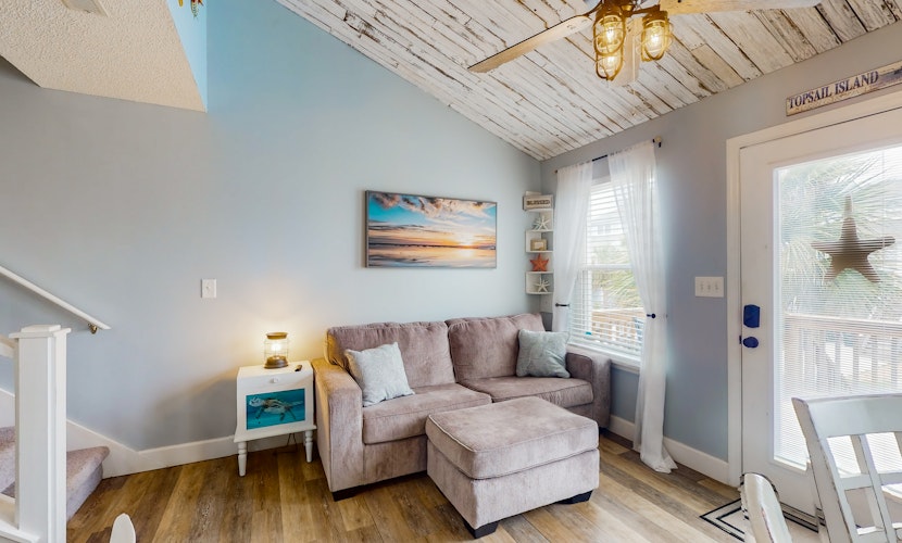 Coastal home with short walk to the beach, community pool