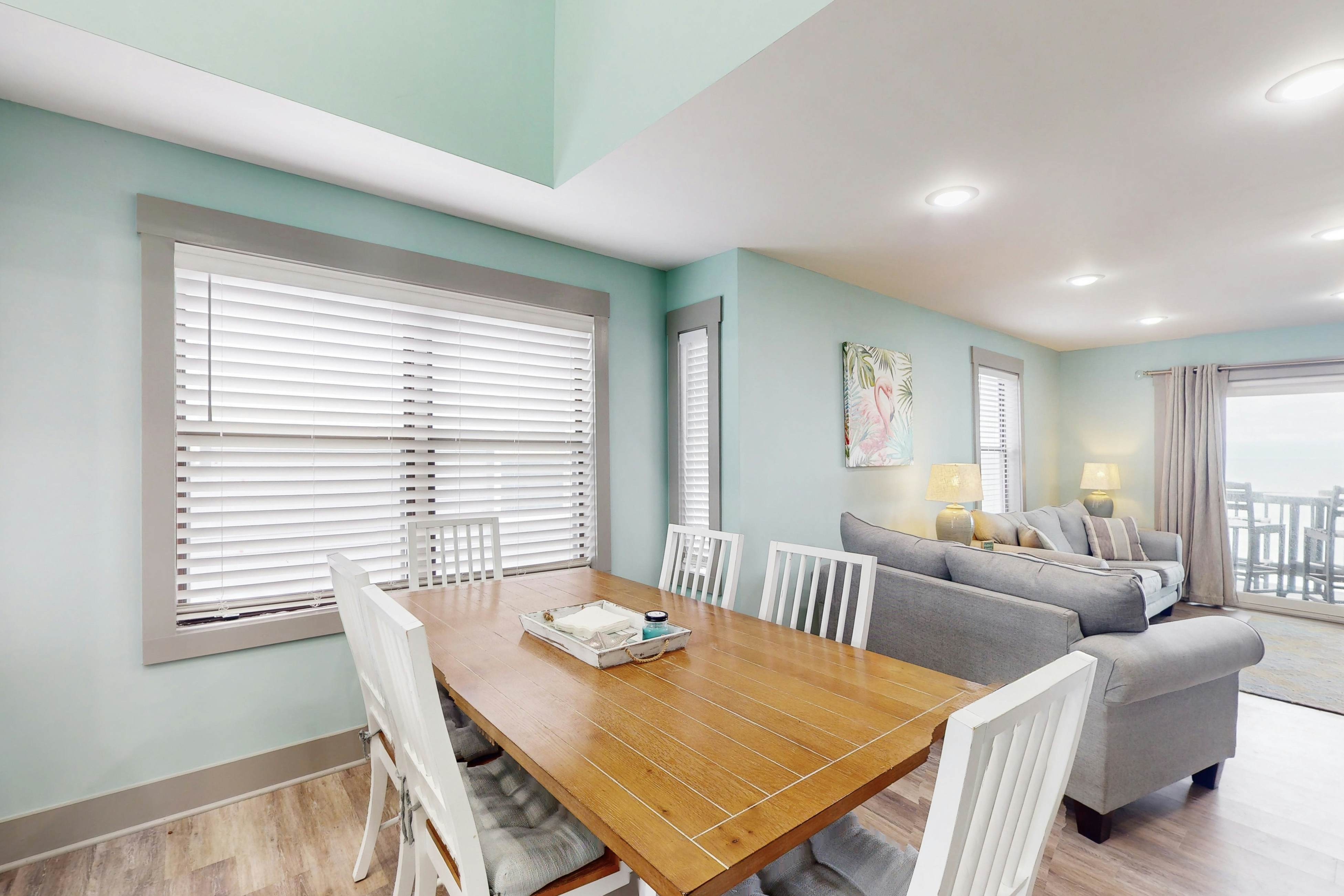 NTBSW220 Toes in the Sand