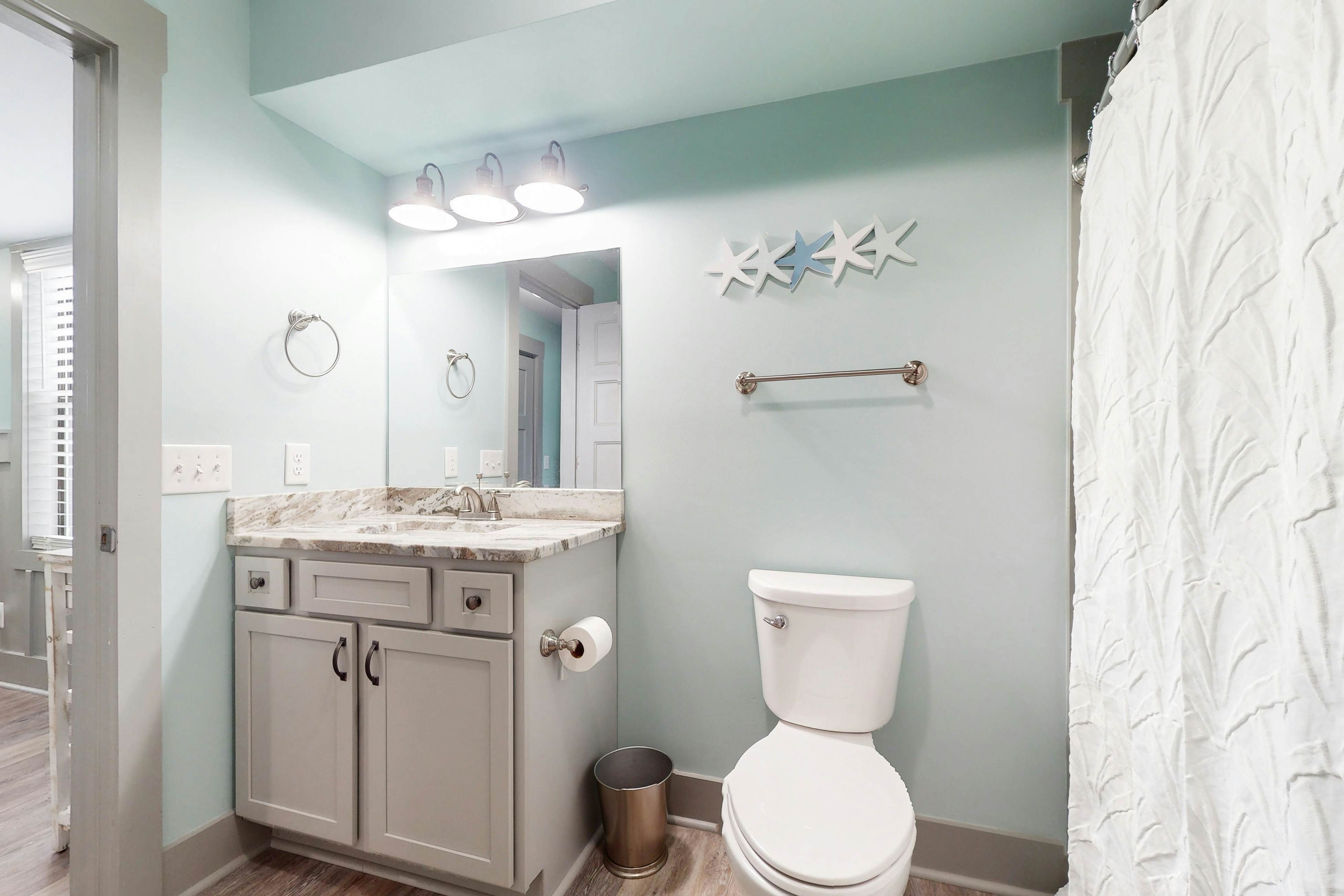 NTBSW220 Toes in the Sand