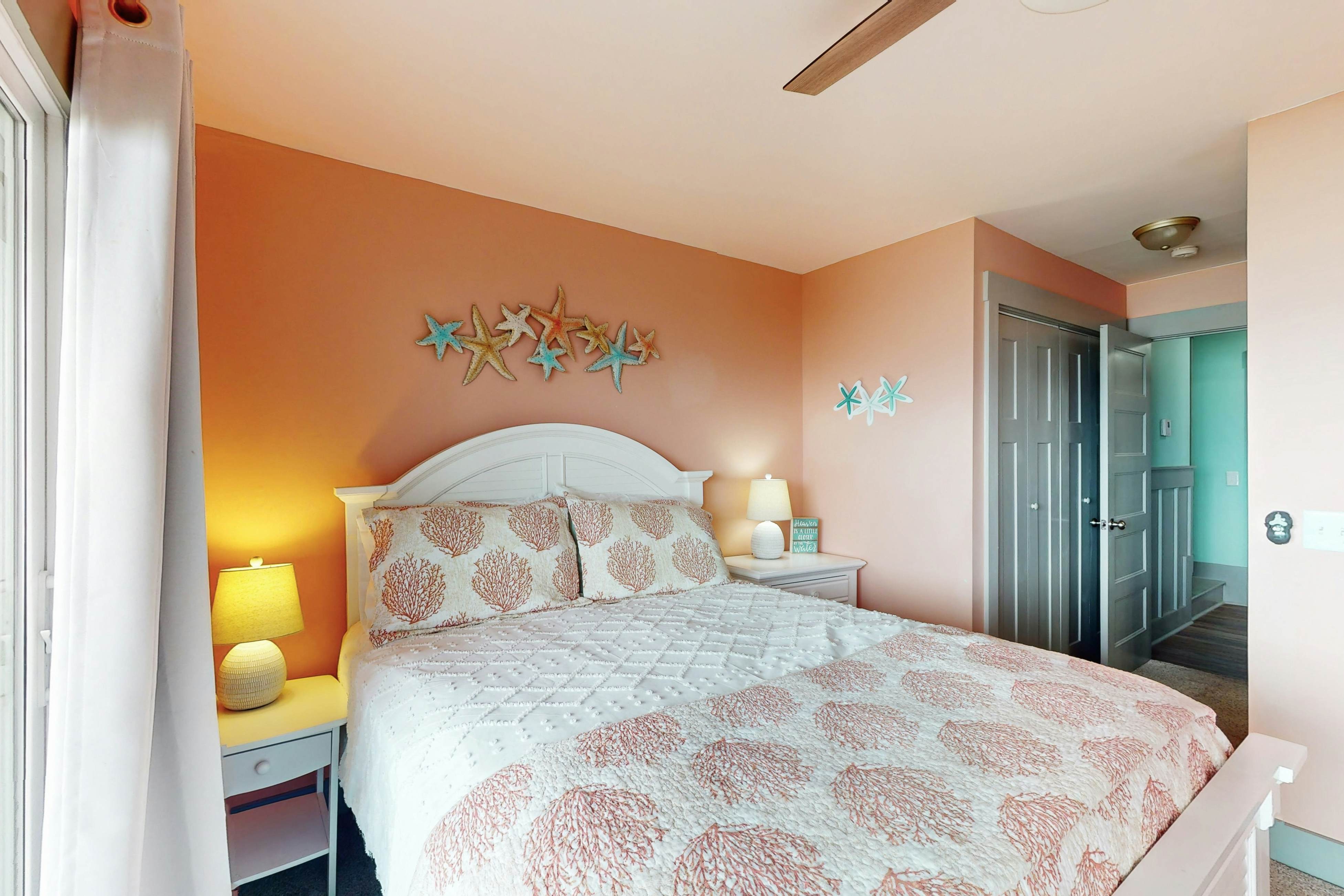 NTBSW220 Toes in the Sand