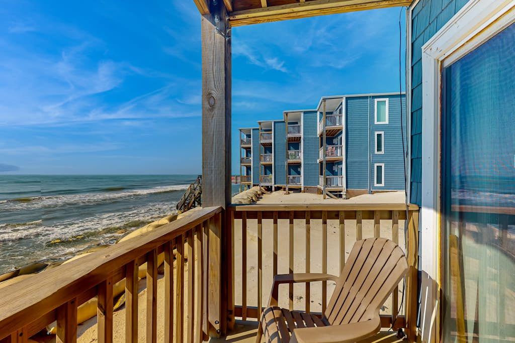 Oceanfront home with W/D - stunning views and beach access