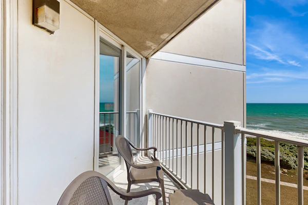 Oceanfront retreat with pool, sauna, beach access, and golf nearby