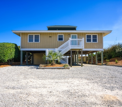 SC1824 The Beach Hut