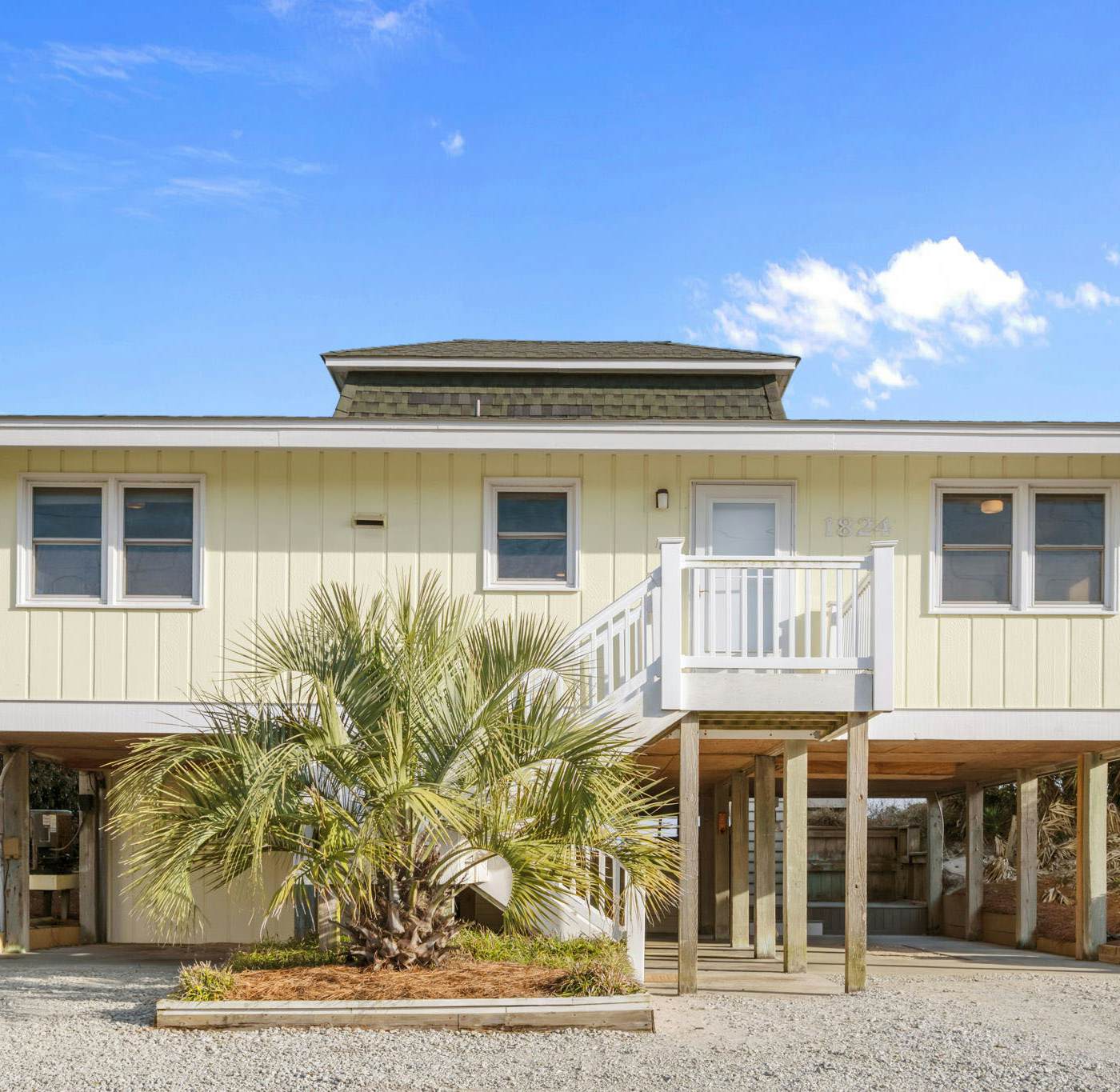 SC1824 The Beach Hut