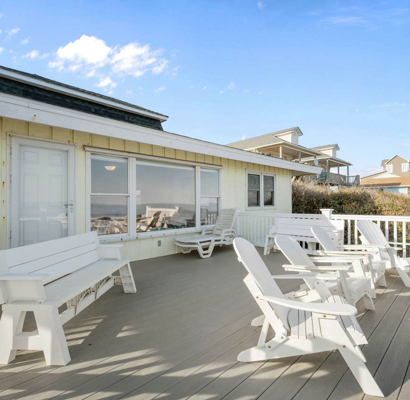 SC1824 The Beach Hut