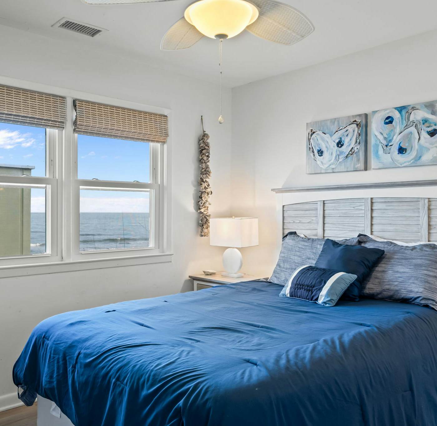 SC1824 The Beach Hut