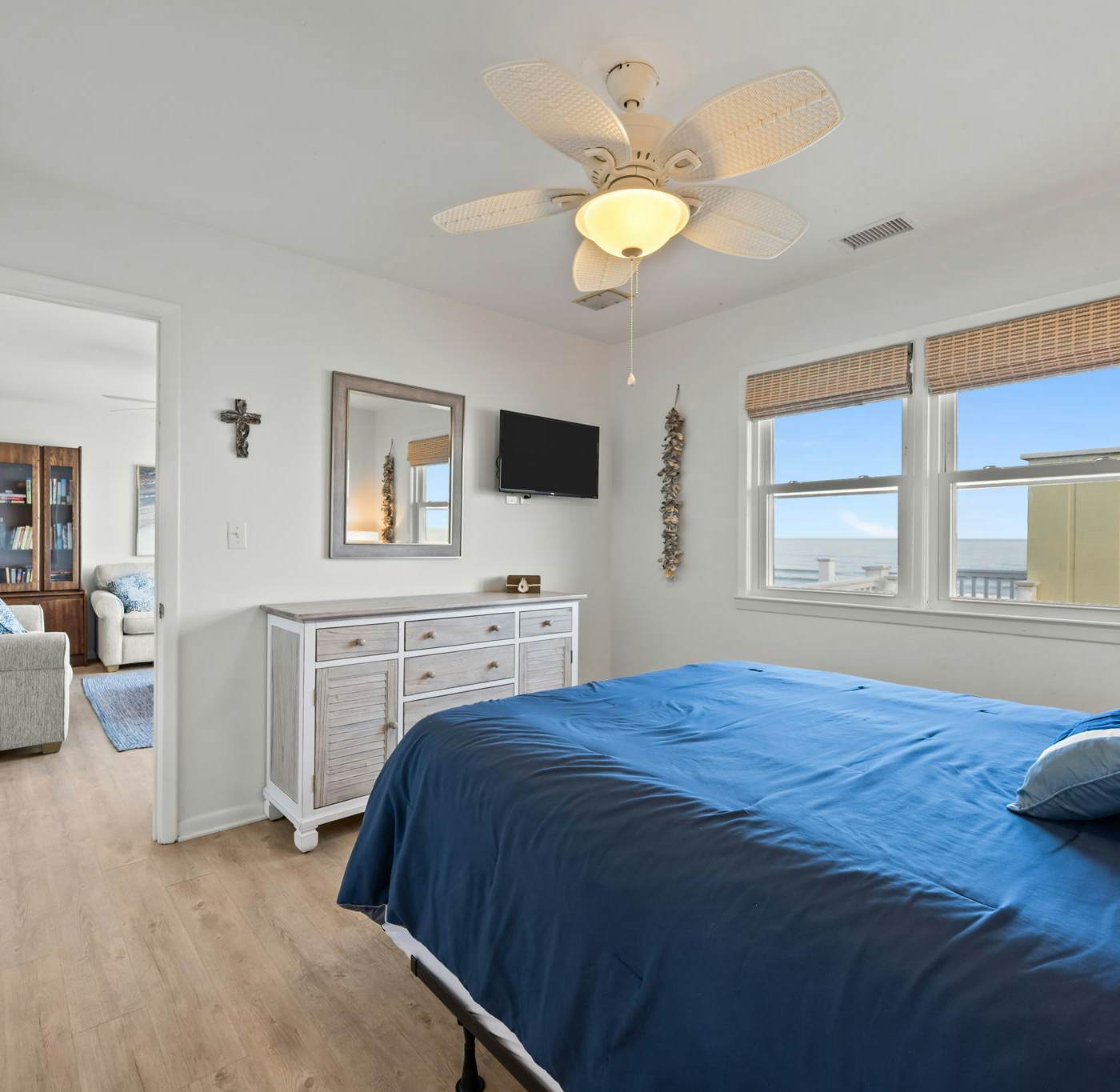 SC1824 The Beach Hut