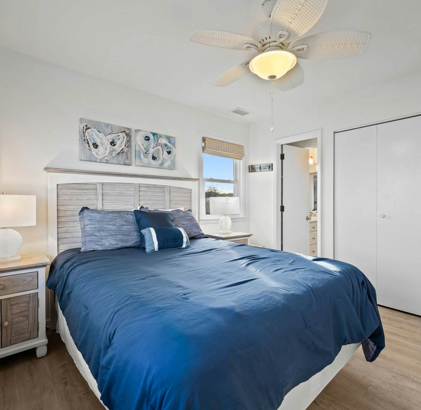 SC1824 The Beach Hut