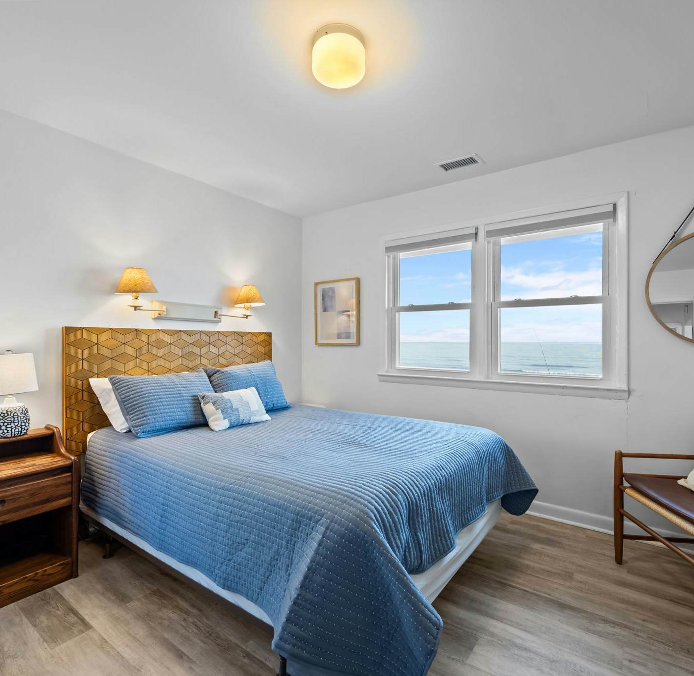 SC1824 The Beach Hut