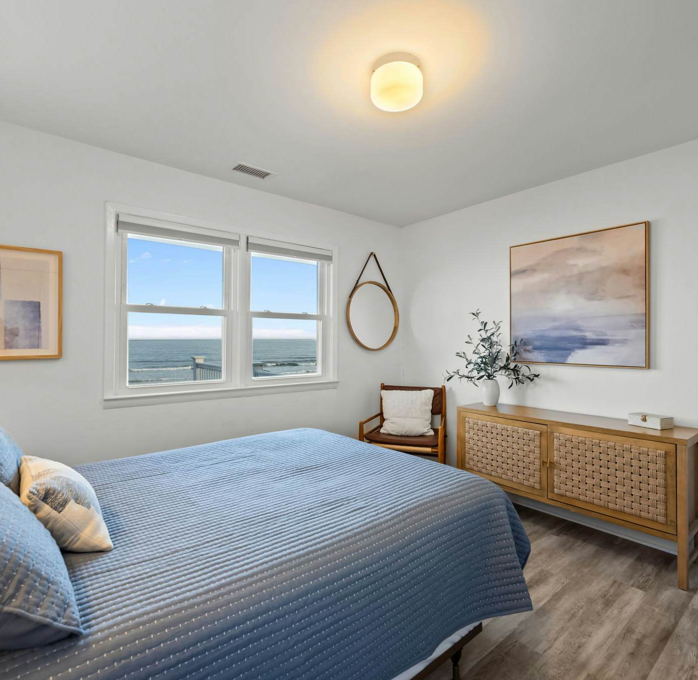 SC1824 The Beach Hut