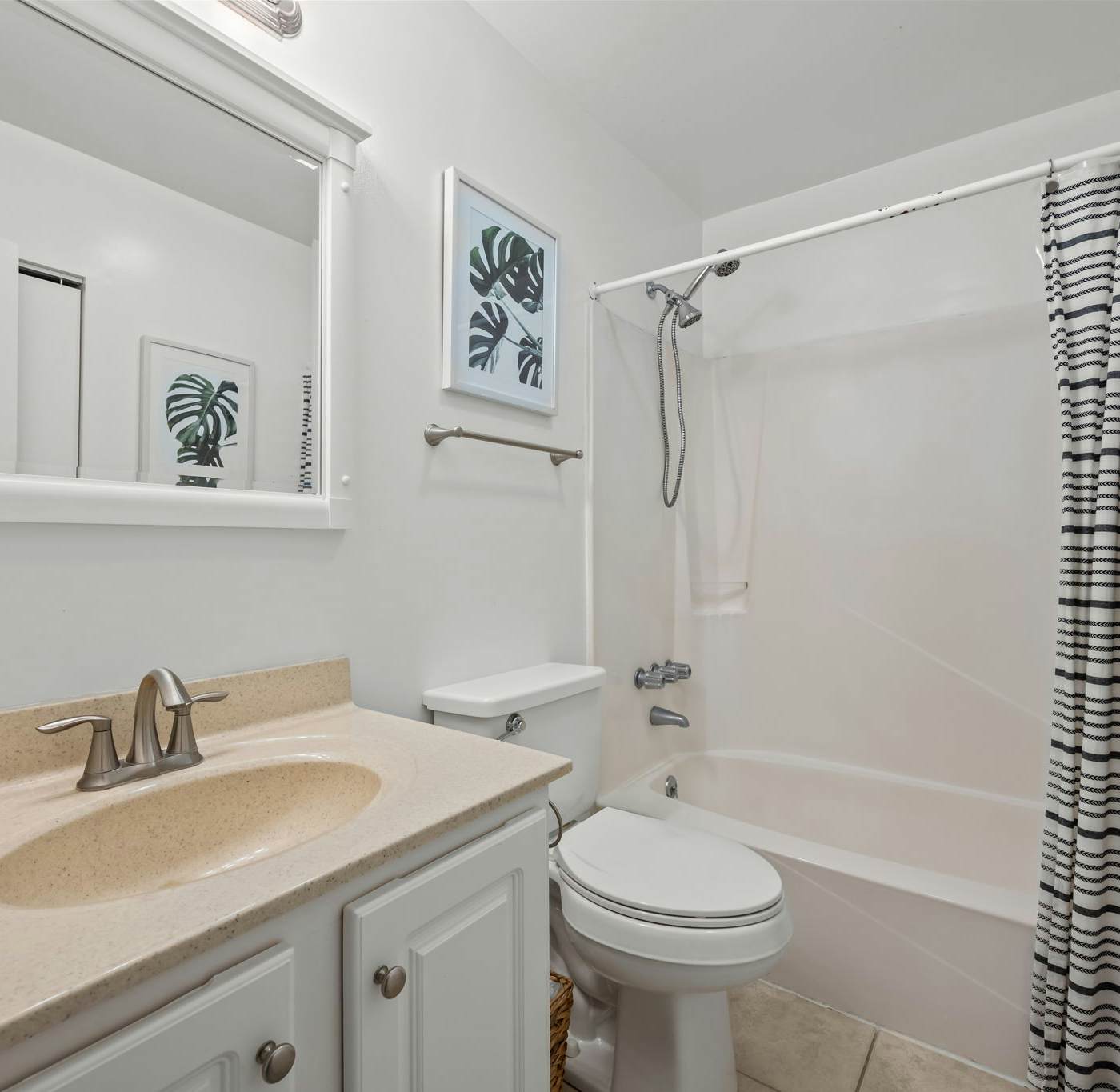 SC1824 The Beach Hut