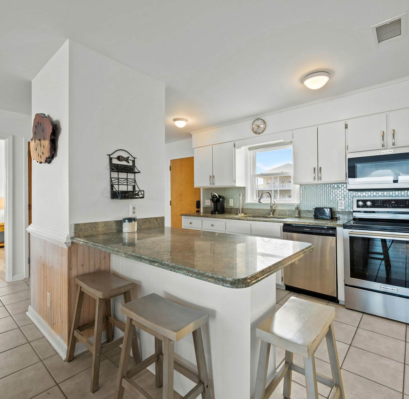 SC1824 The Beach Hut