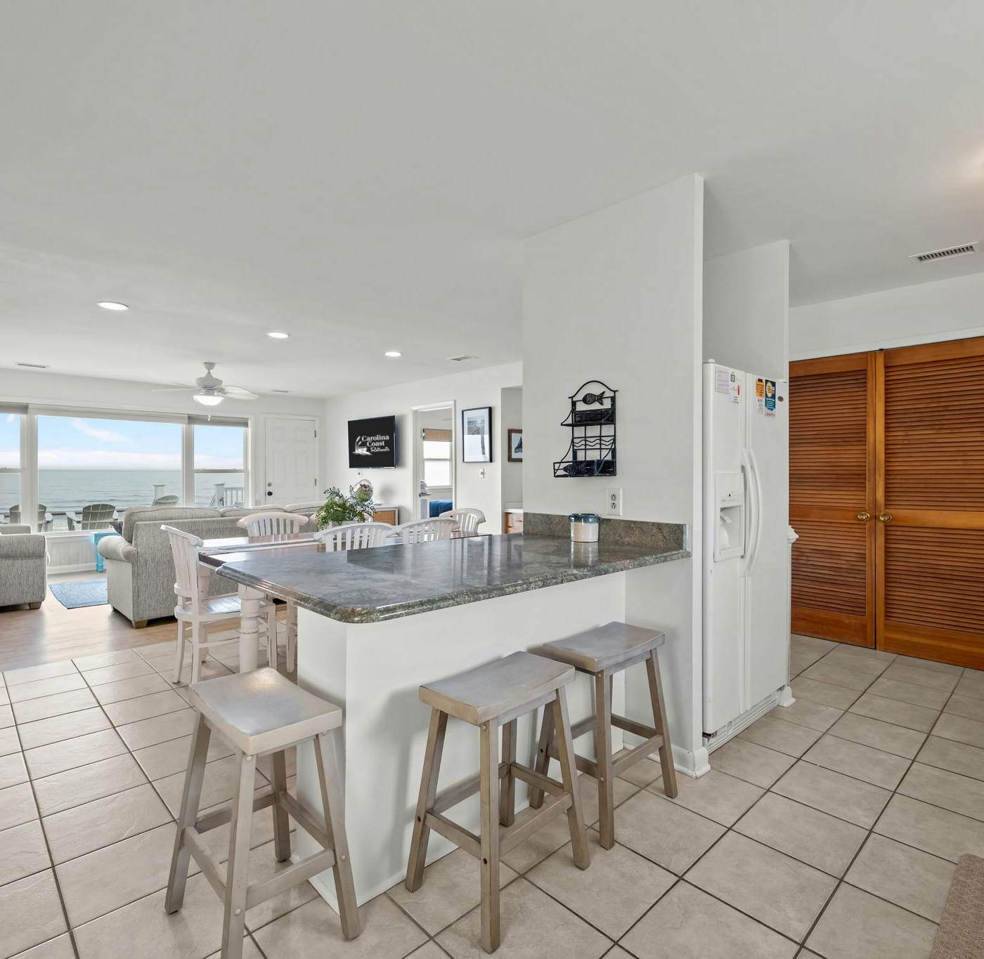 SC1824 The Beach Hut