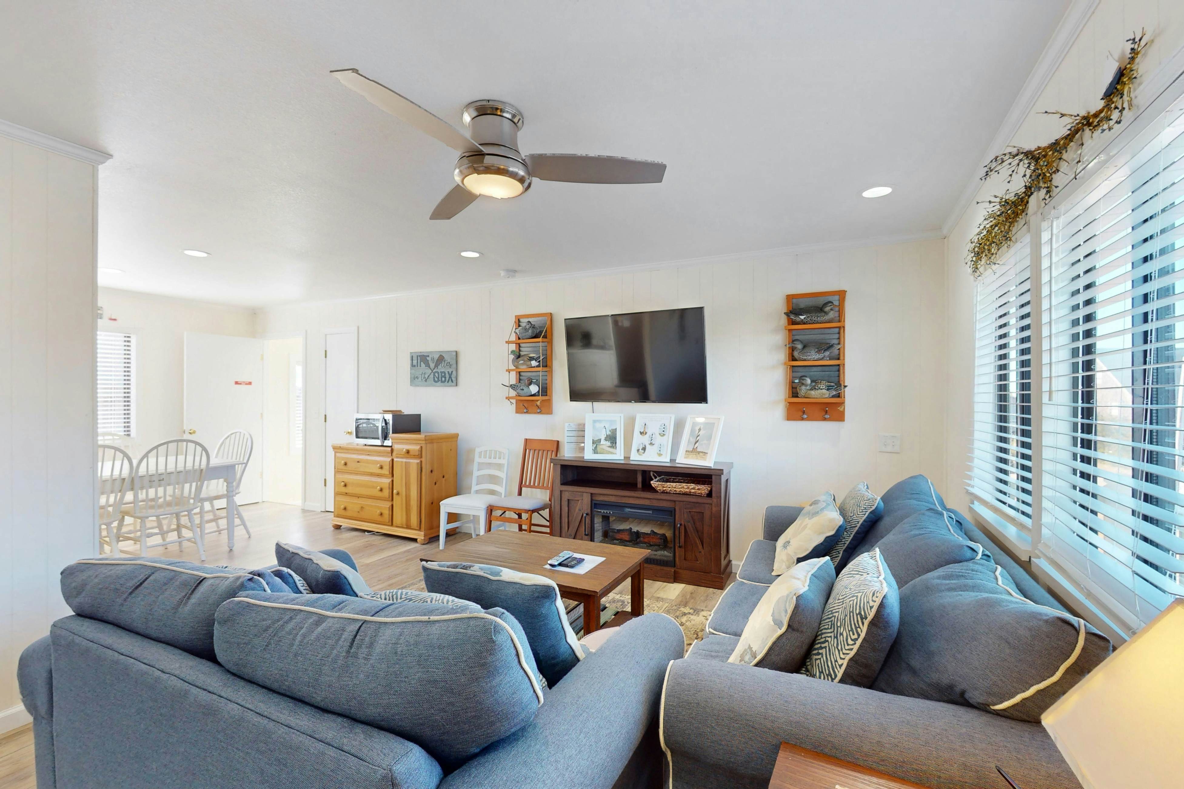 AVHC209 Duckin Around #209-HC