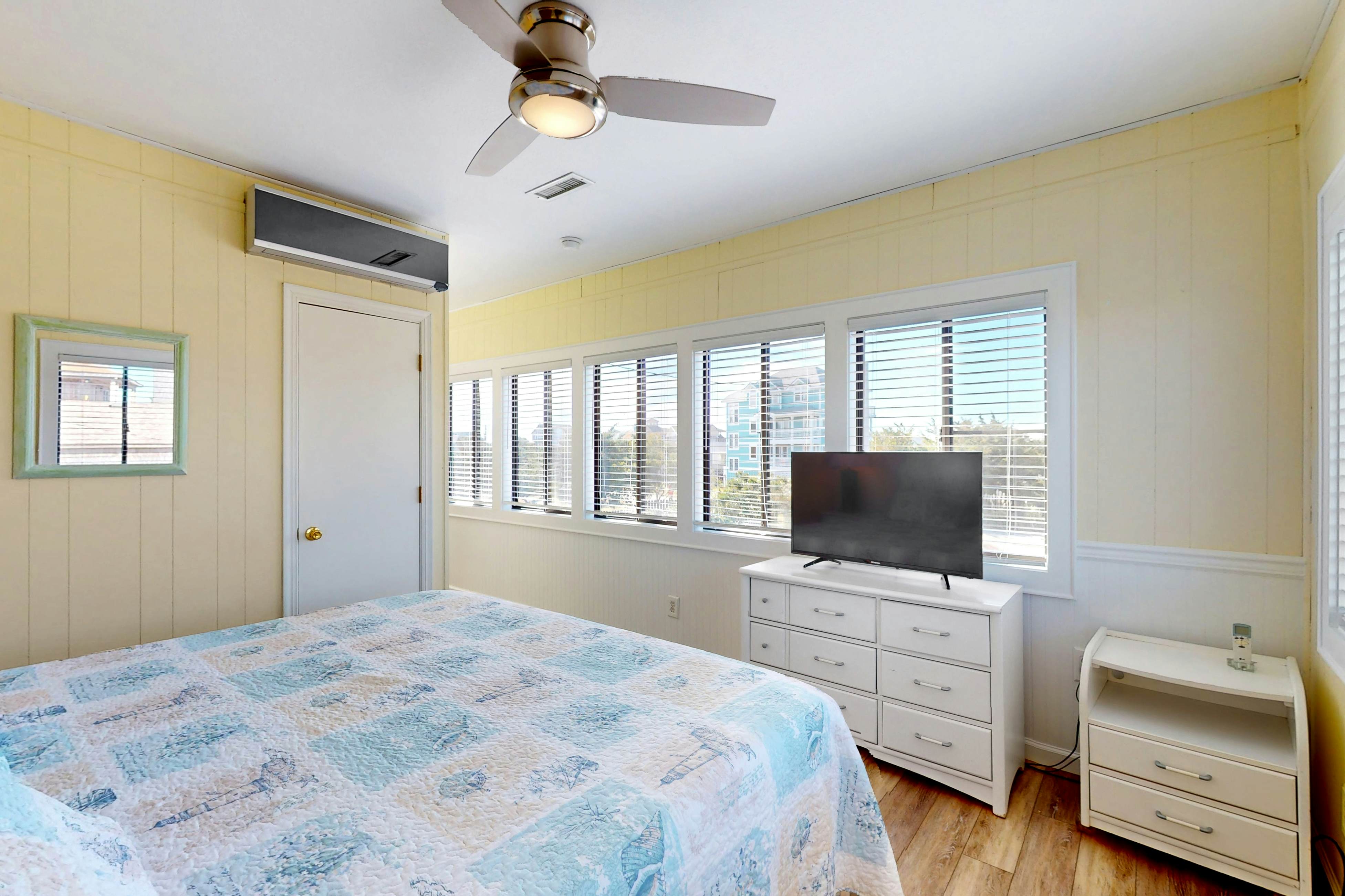 AVHC209 Duckin Around #209-HC